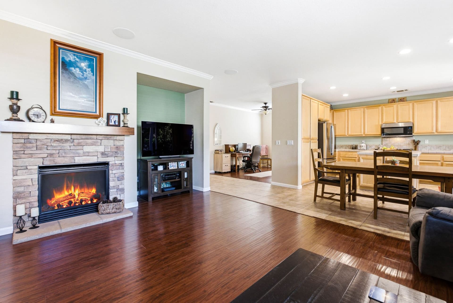1213 Darling Way-10.jpg