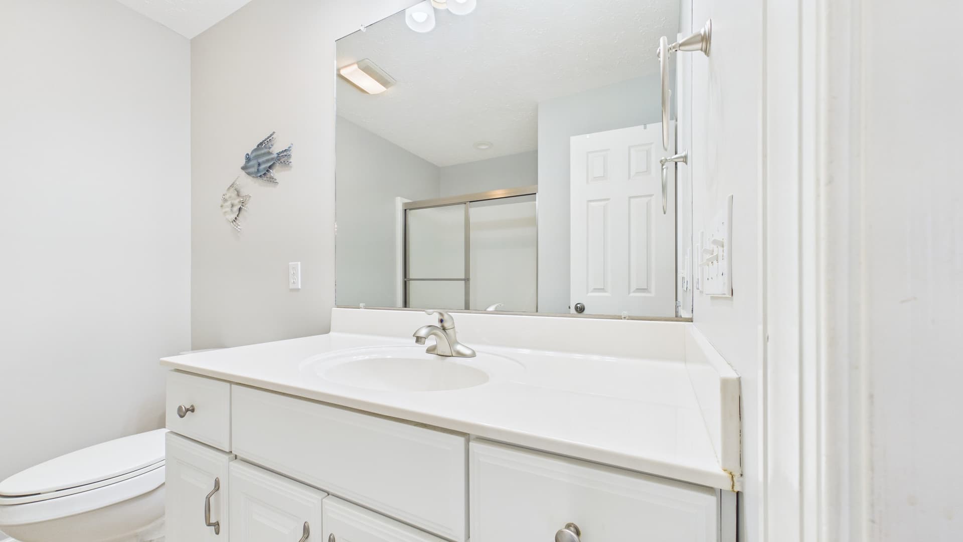 023_2nd Bath Main Level.jpg