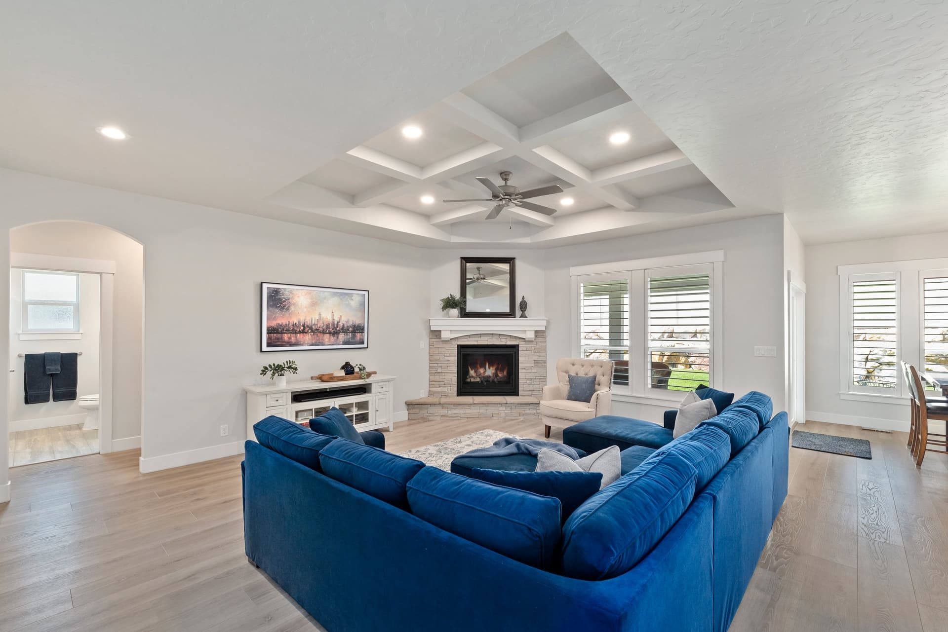 13-3385 N. Roseland Way_012.jpg