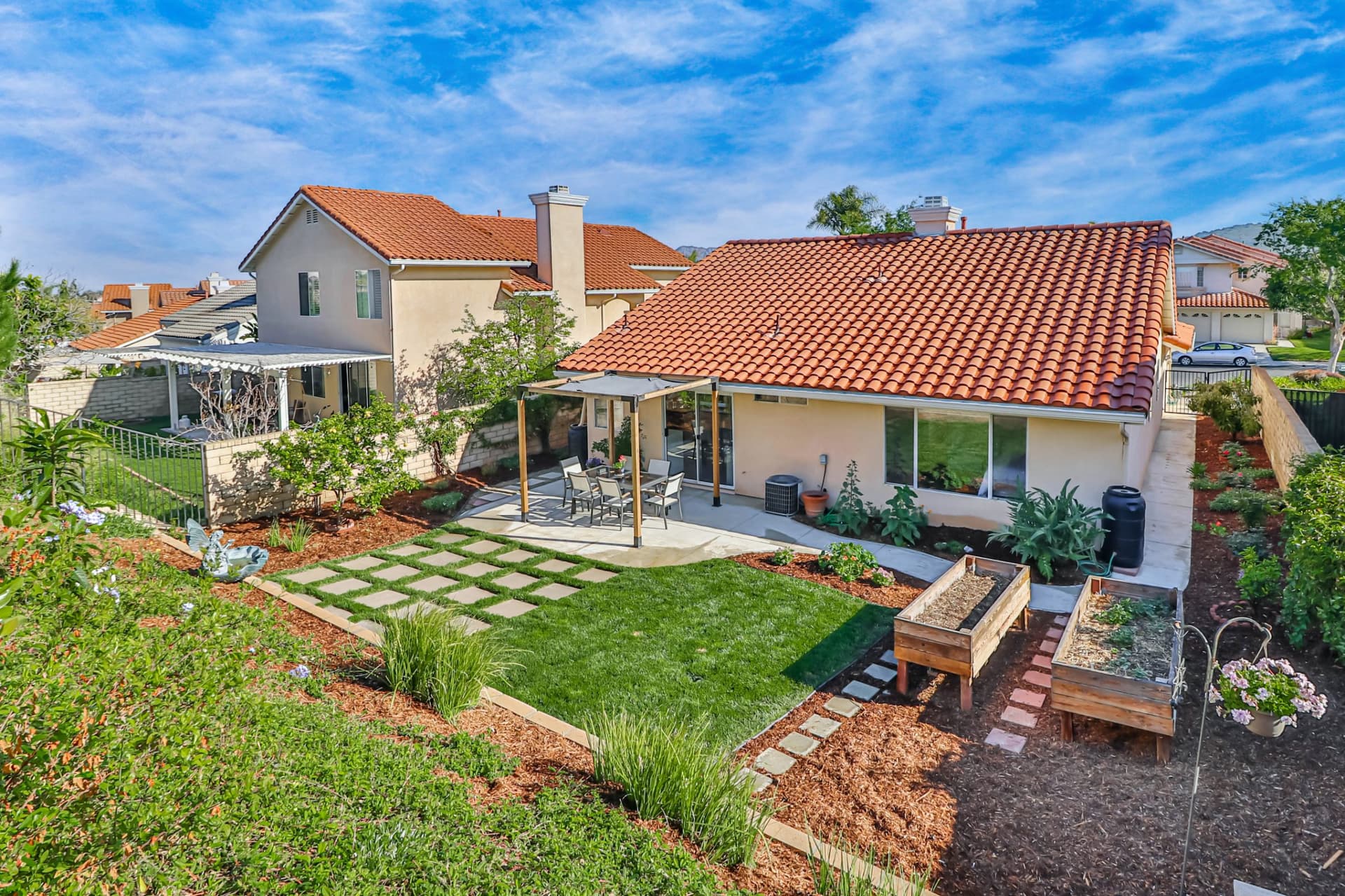 hBackyard1.jpg