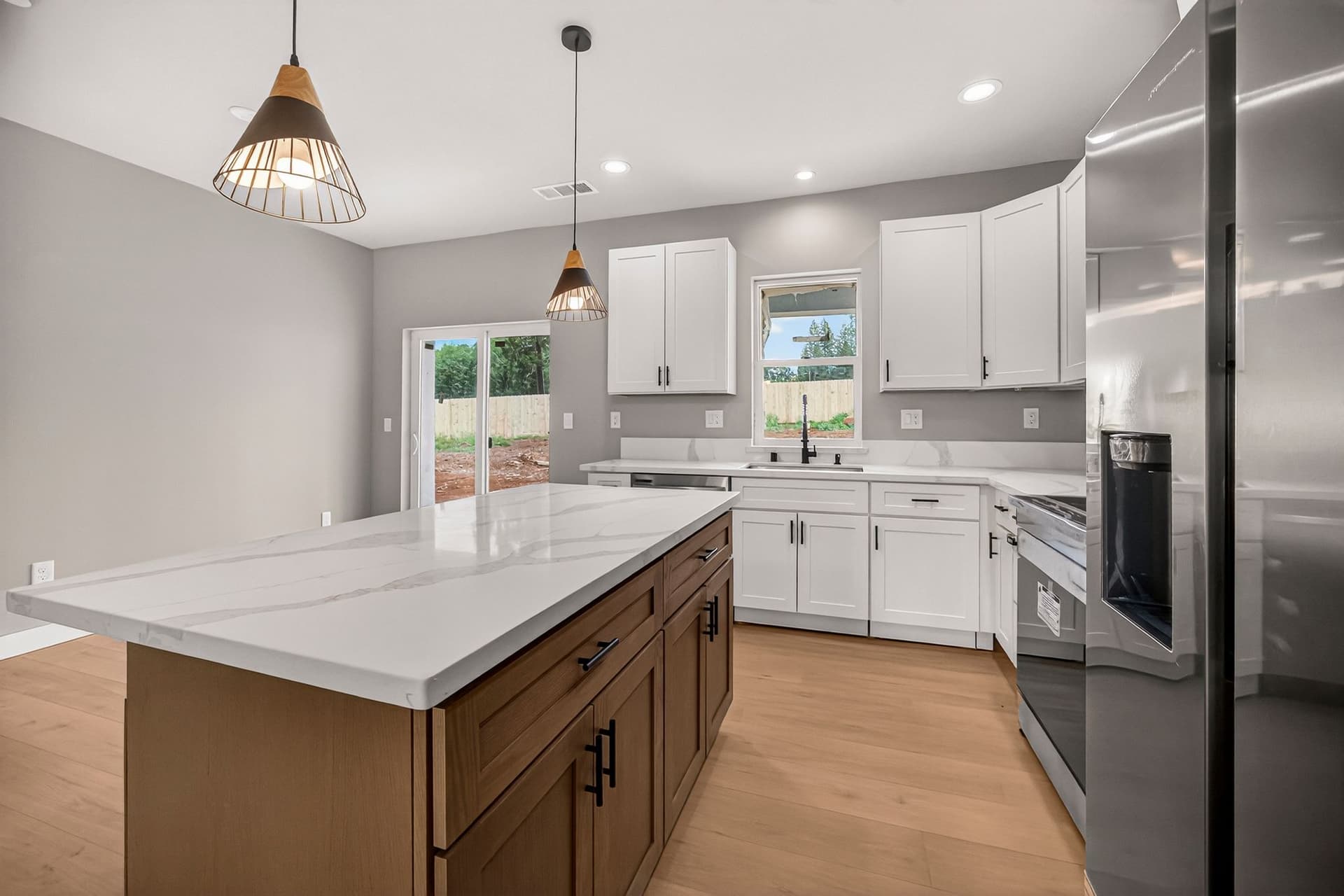 14259 Sherwood Cir - 019(Photos).jpg
