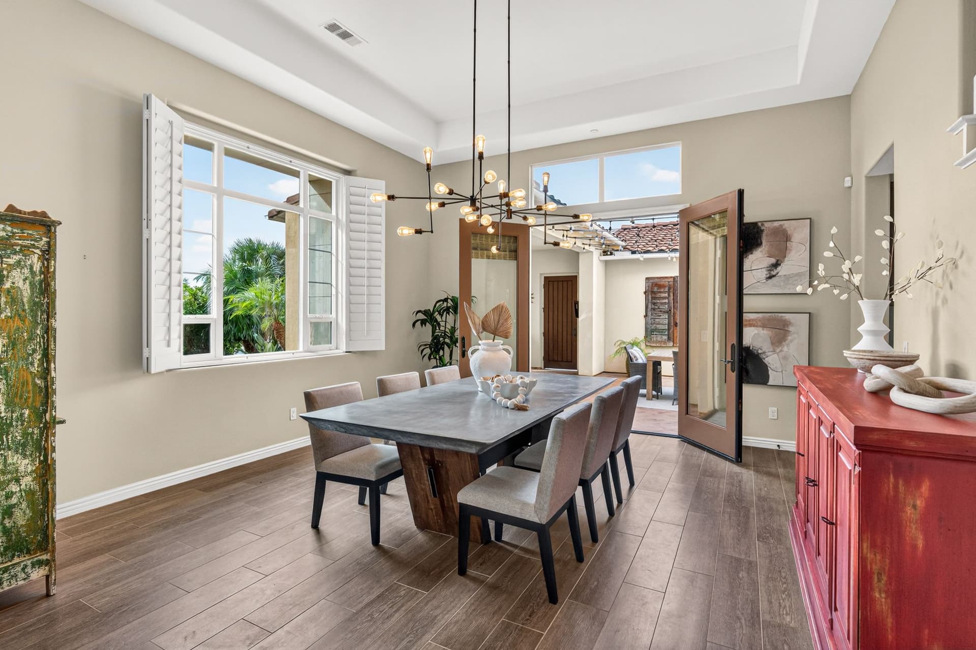 A9M_034_817 Dolphin Cir.jpg