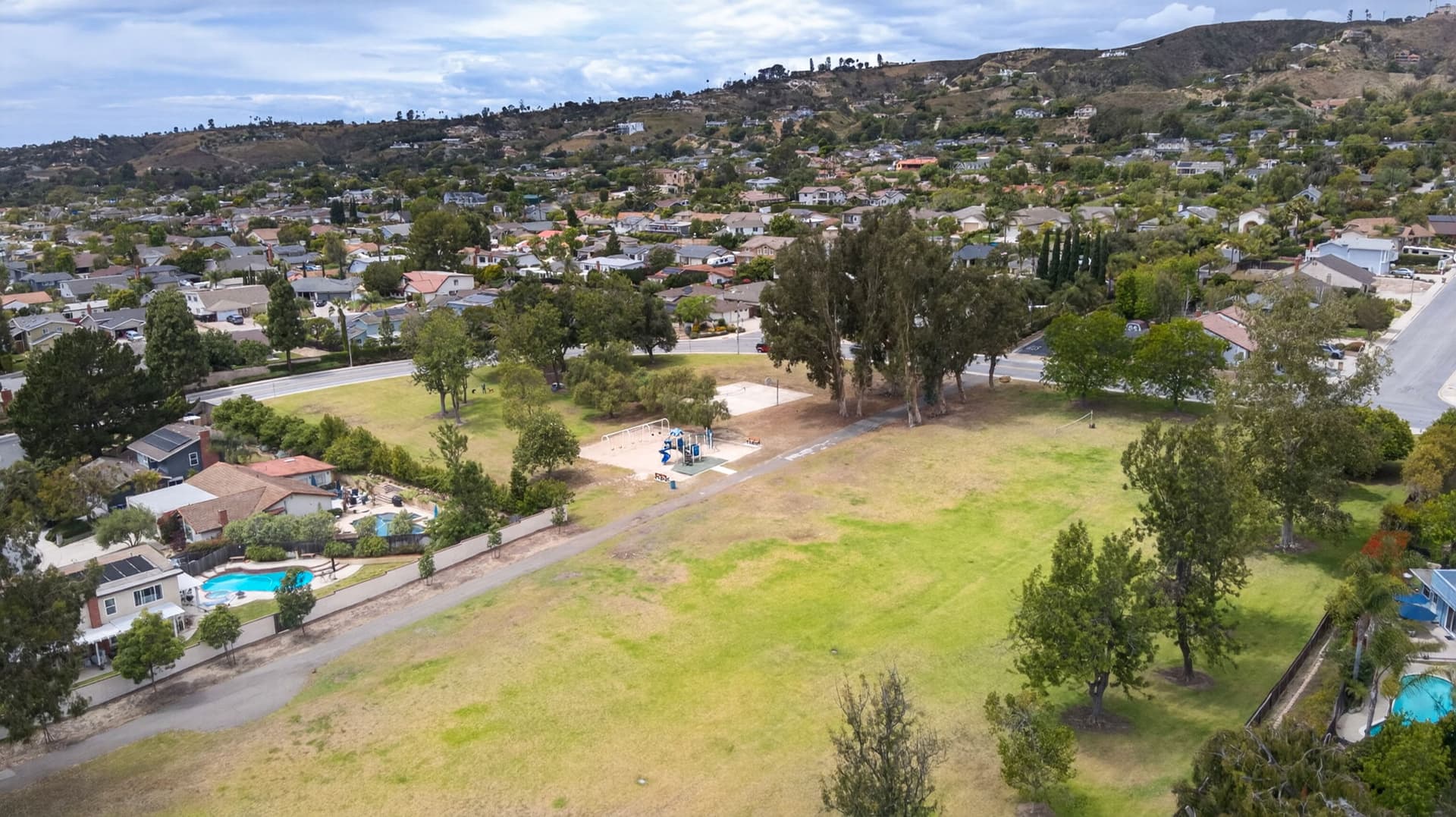 63-web-or-mls-Upmarket_Media-2247West-aer034.jpg