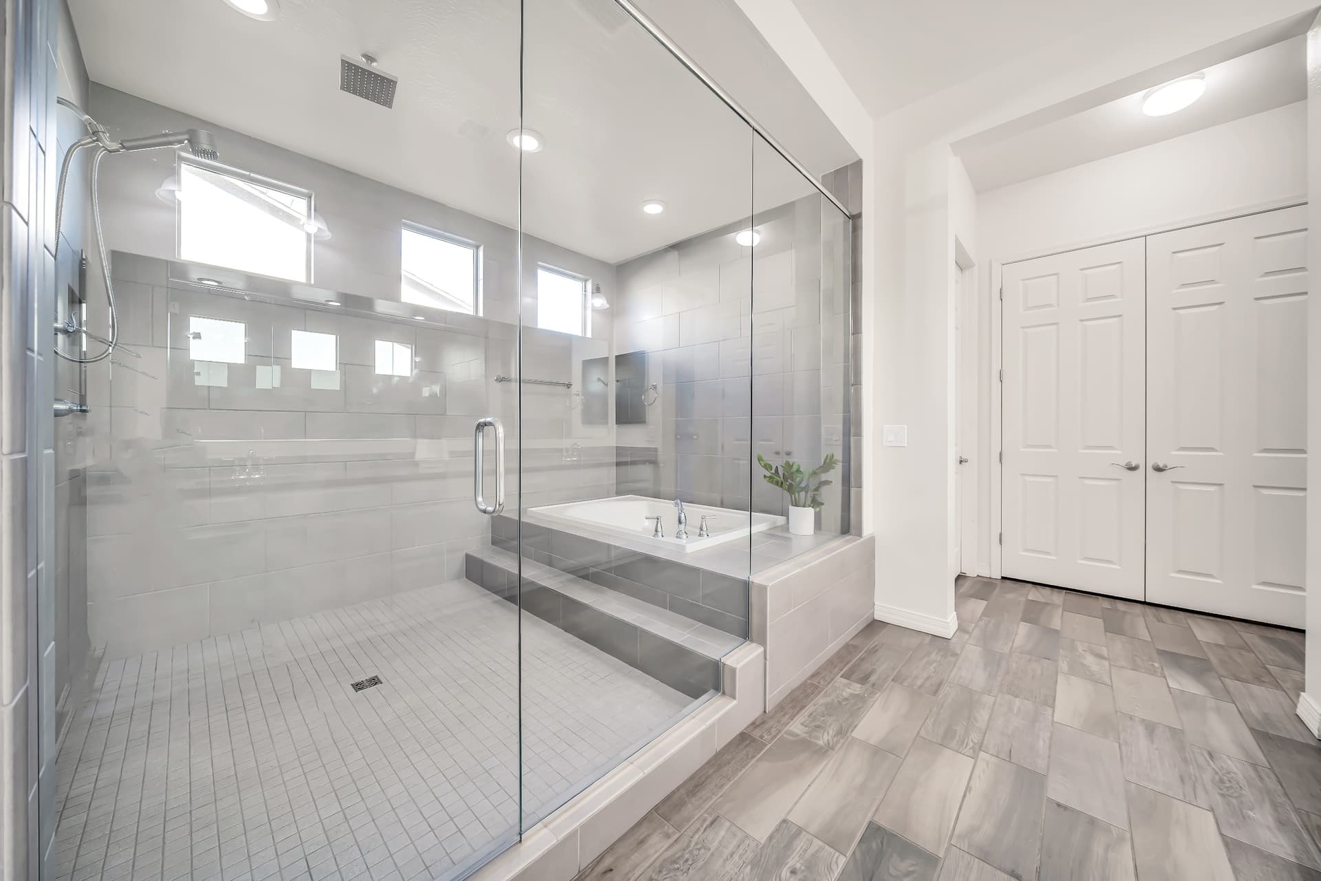 13851 Blossom way-19.jpg