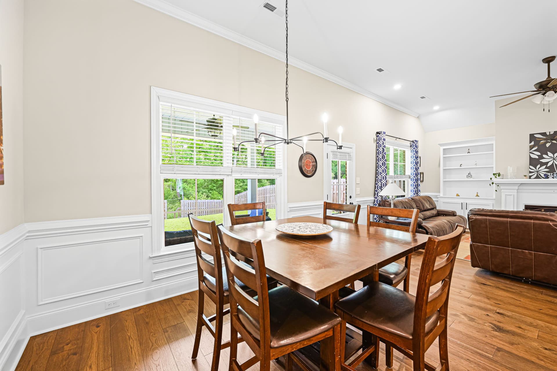 11-web-or-mls-1014 Cedar Crest Ln (7 of 46).jpg