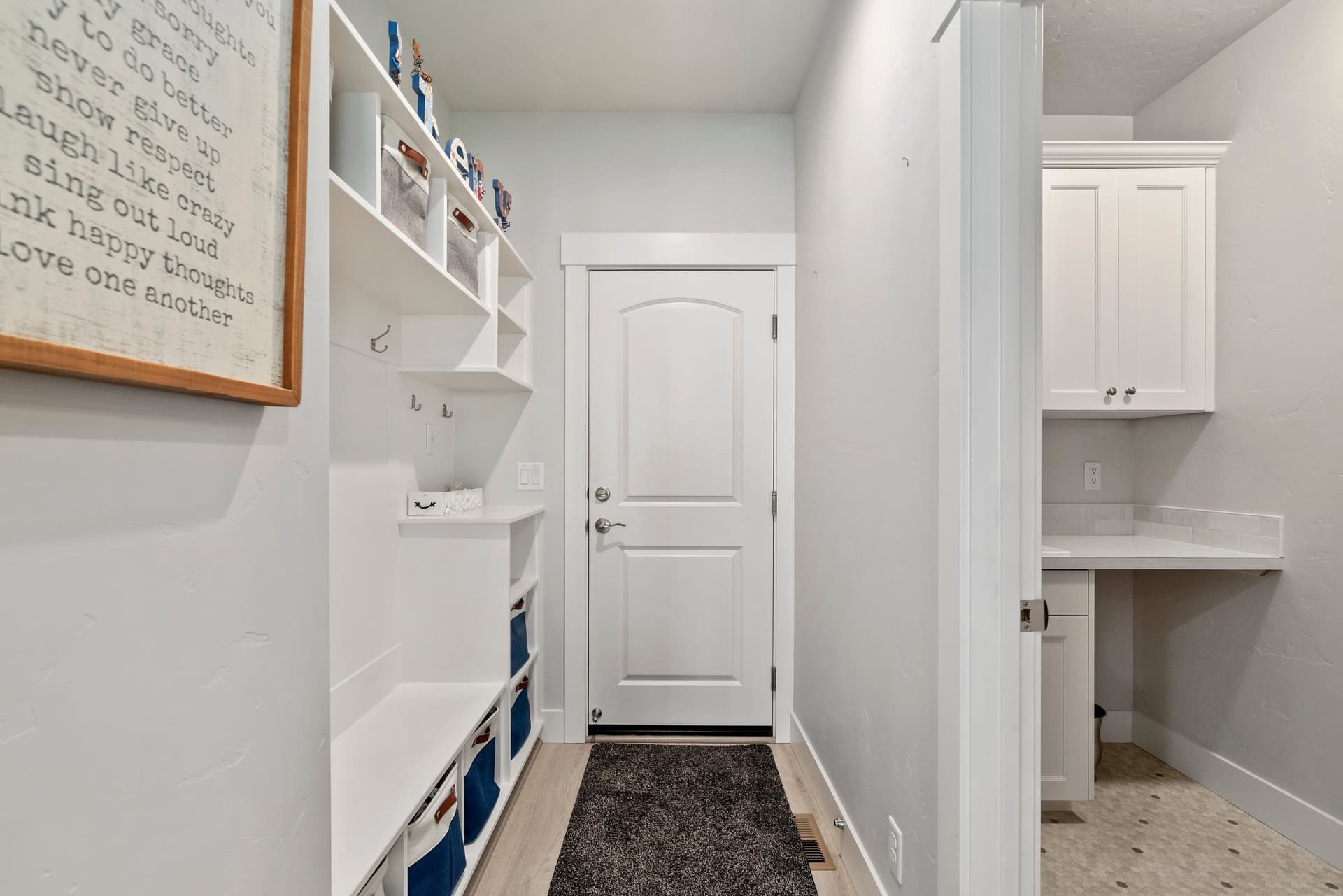17-3385 N. Roseland Way_016.jpg