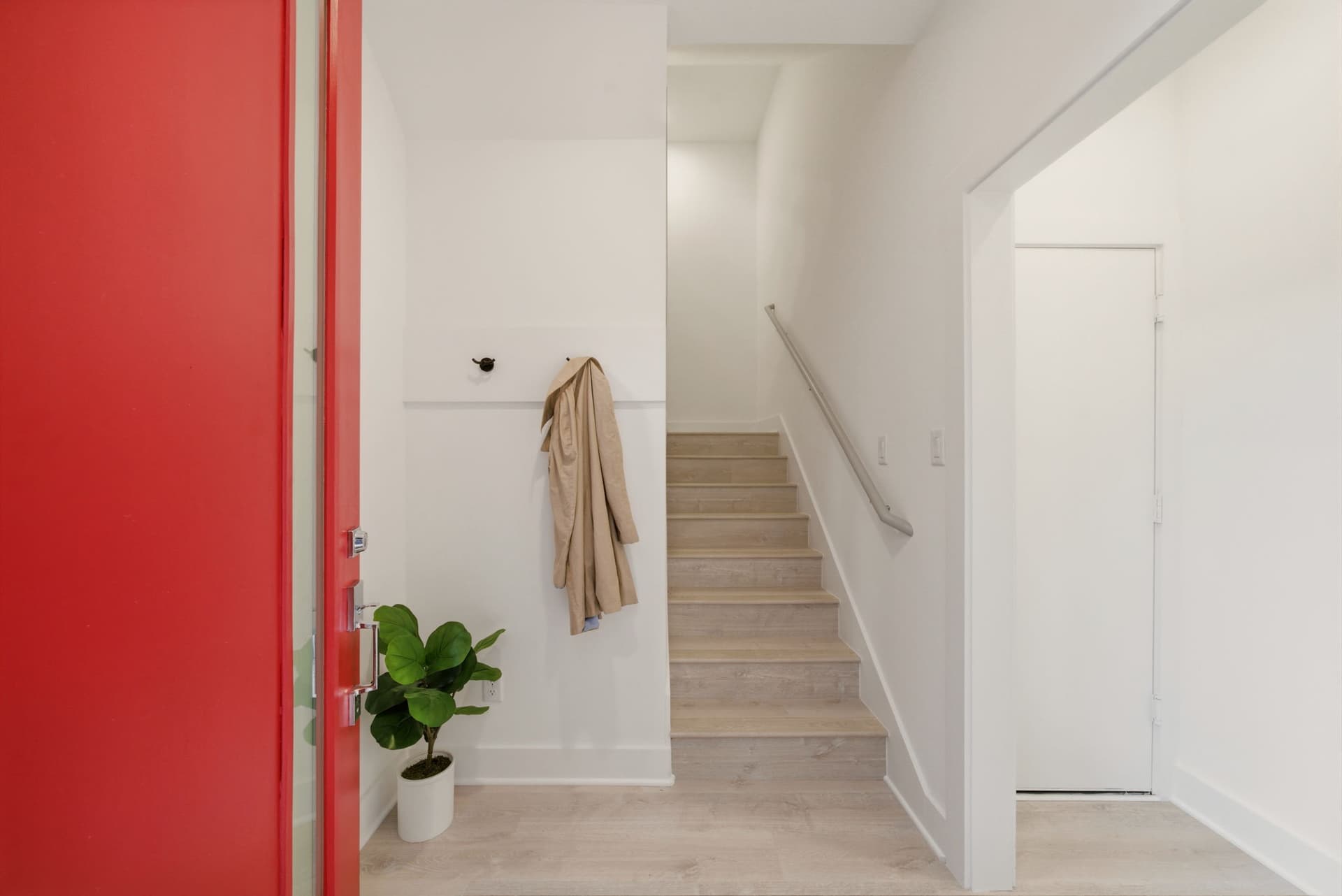 4-web-or-mls-015_1512 Barbee St HDR-2.jpg