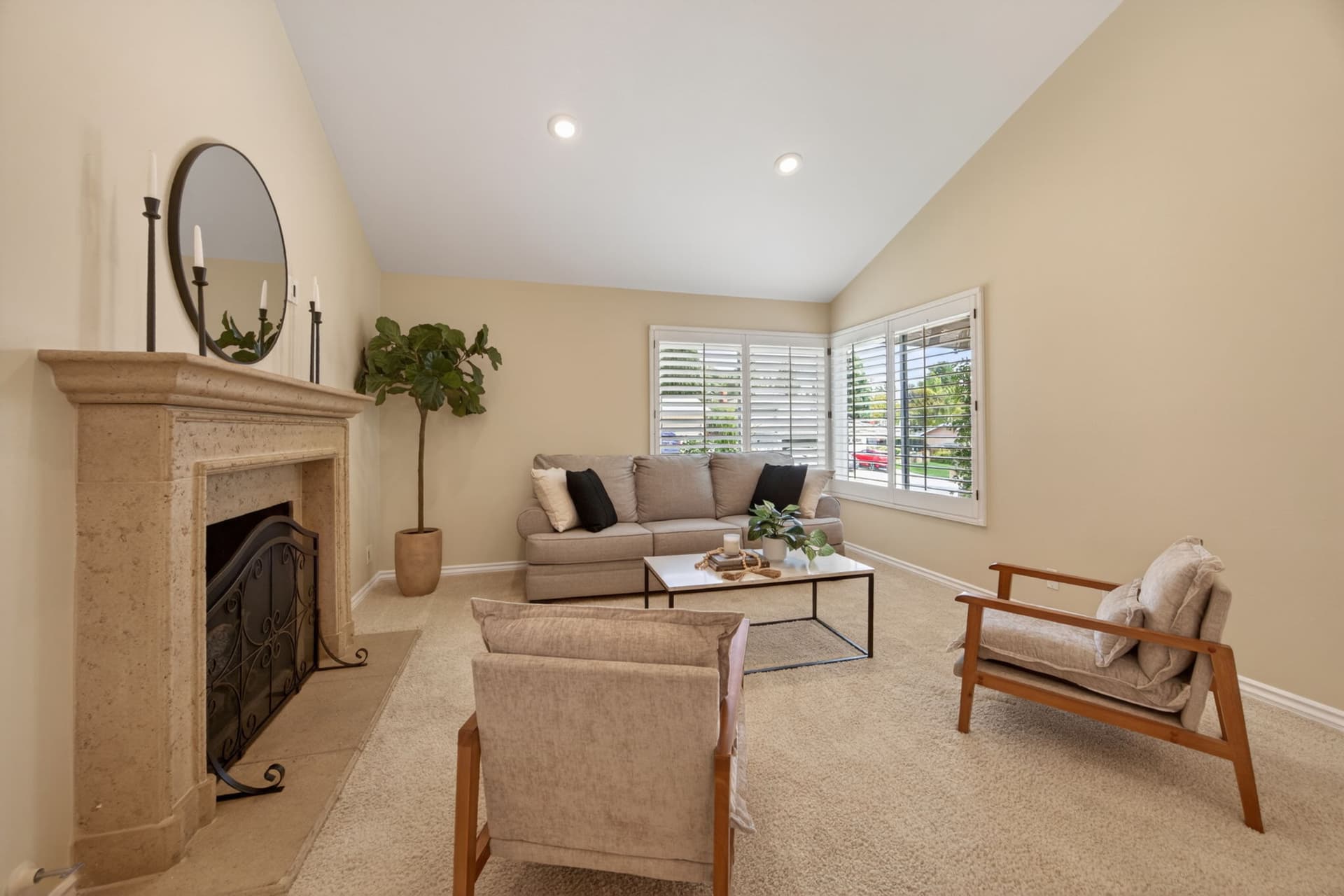 9-web-or-mls-Upmarket_Media-2247West025.jpg