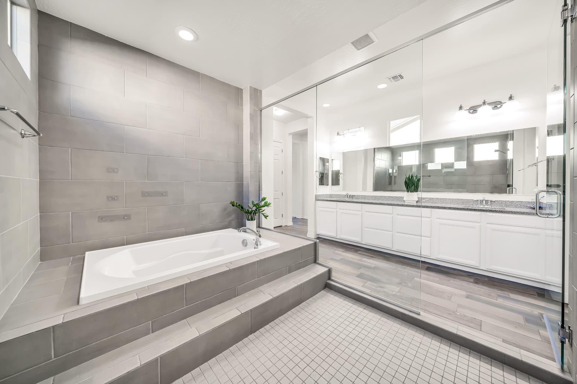 13851 Blossom way-21.jpg