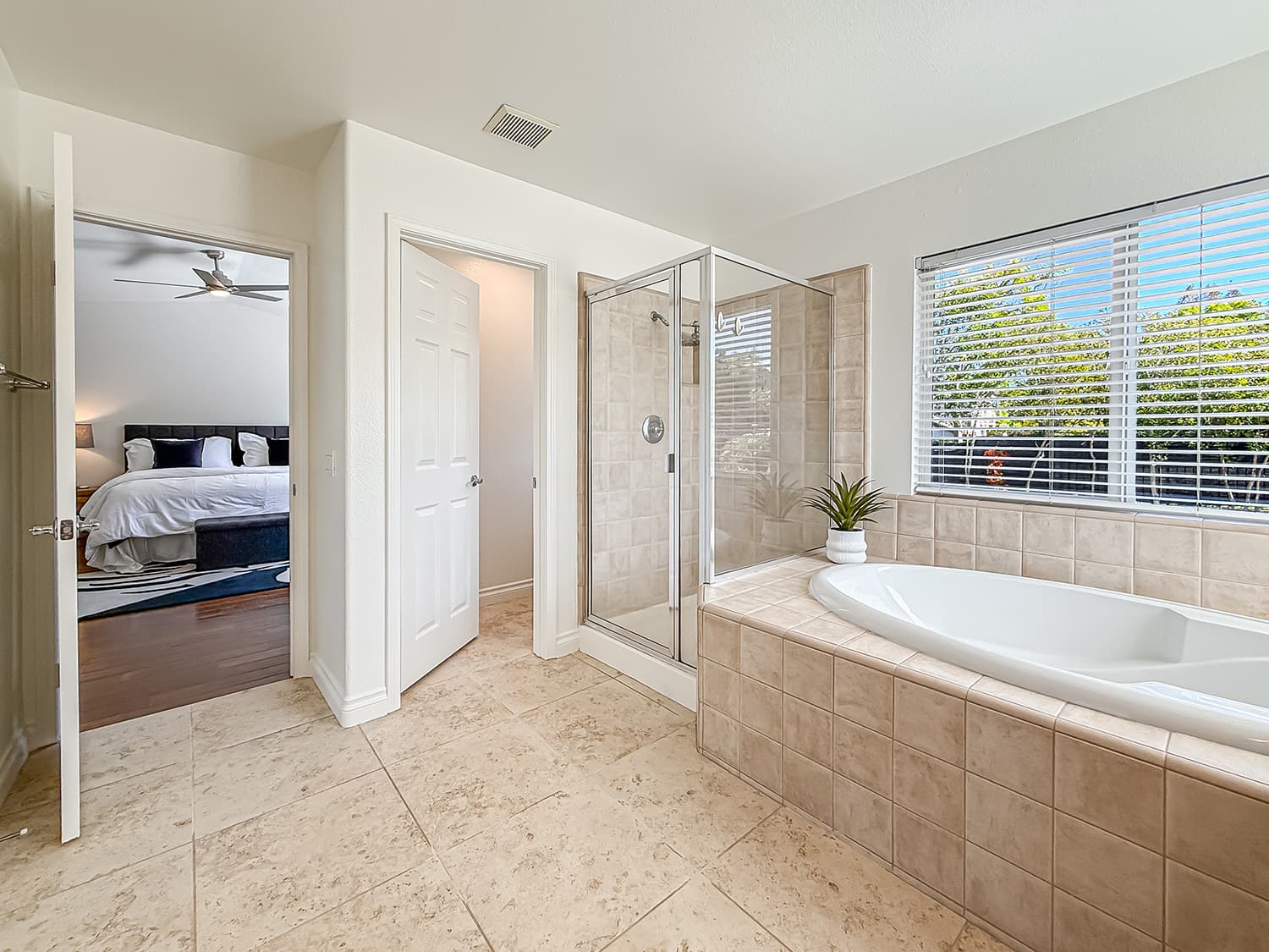 iPrimary Bedroom Suite6.jpg