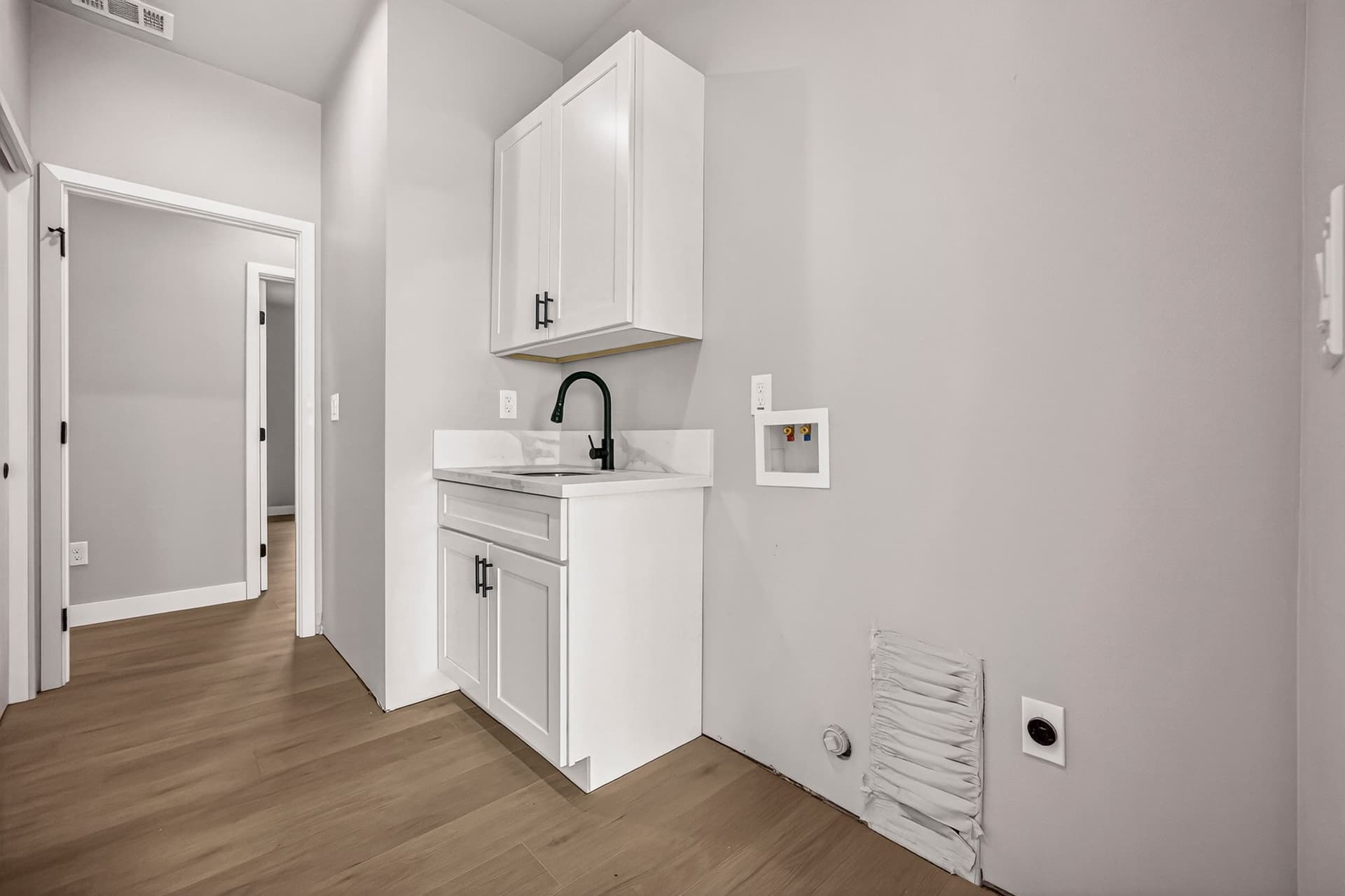 14259 Sherwood Cir - 032(Photos).jpg