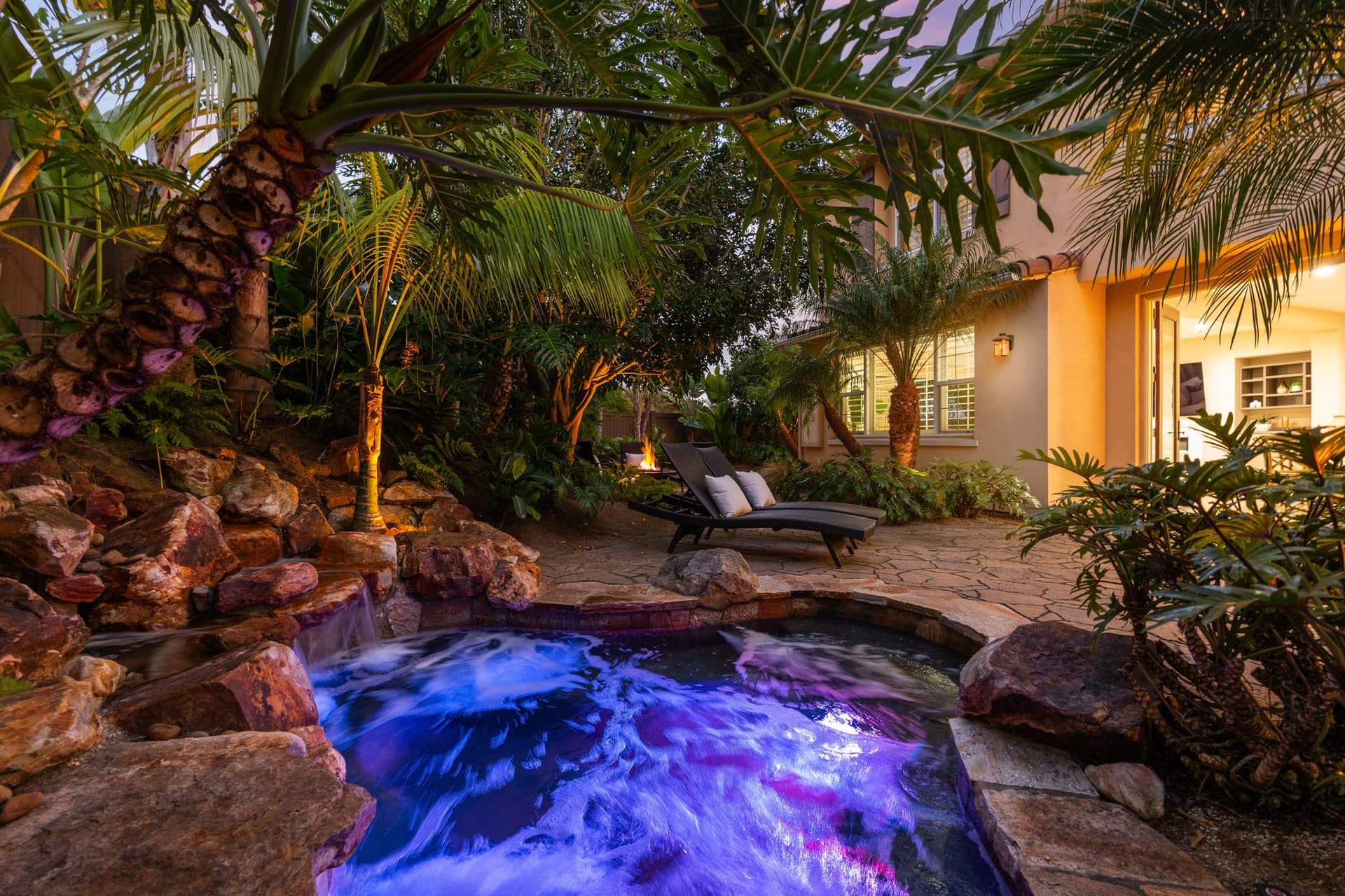 A9M_013_817 Dolphin Cir.jpg