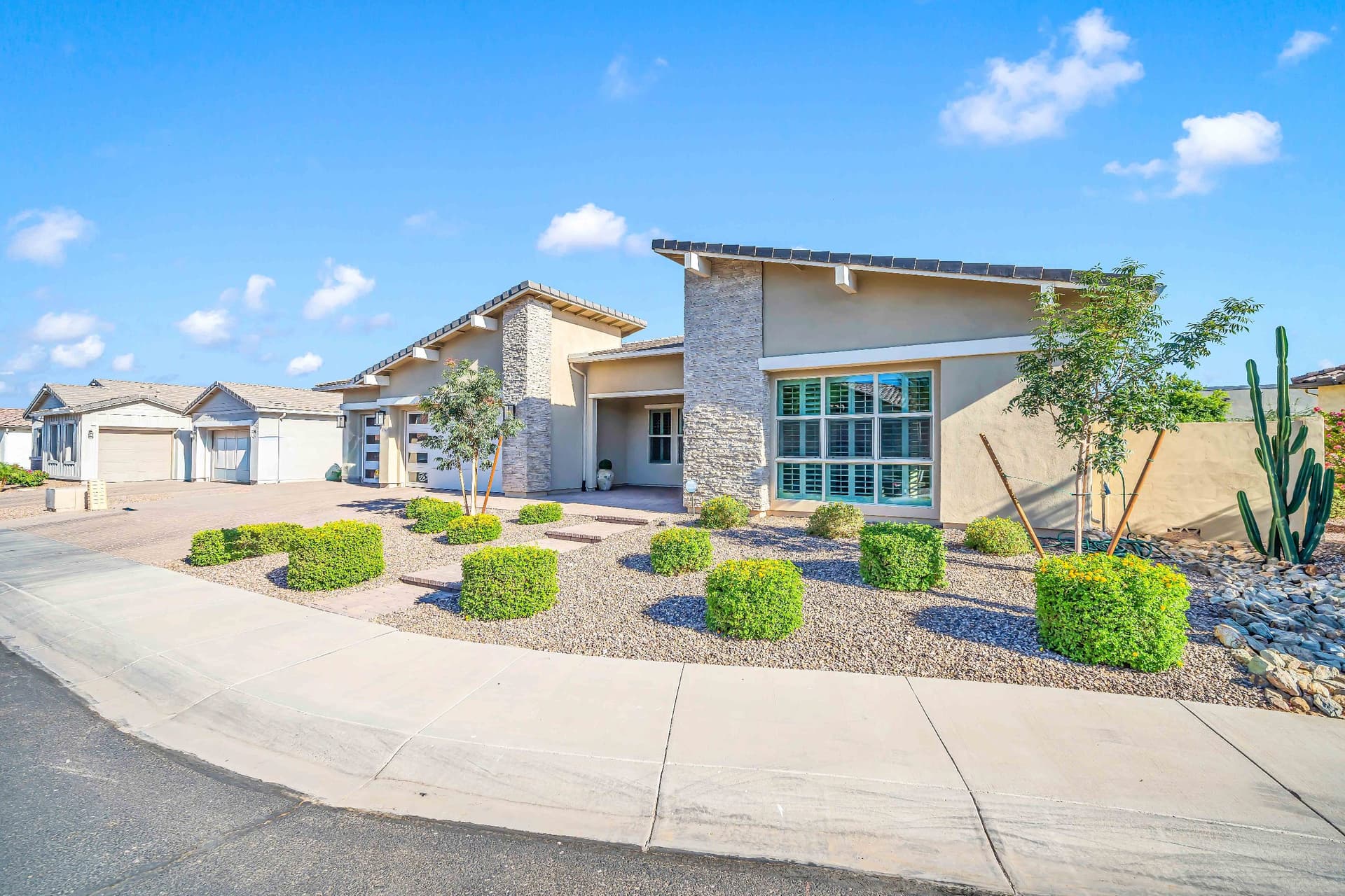 13851 Blossom way-3.jpg