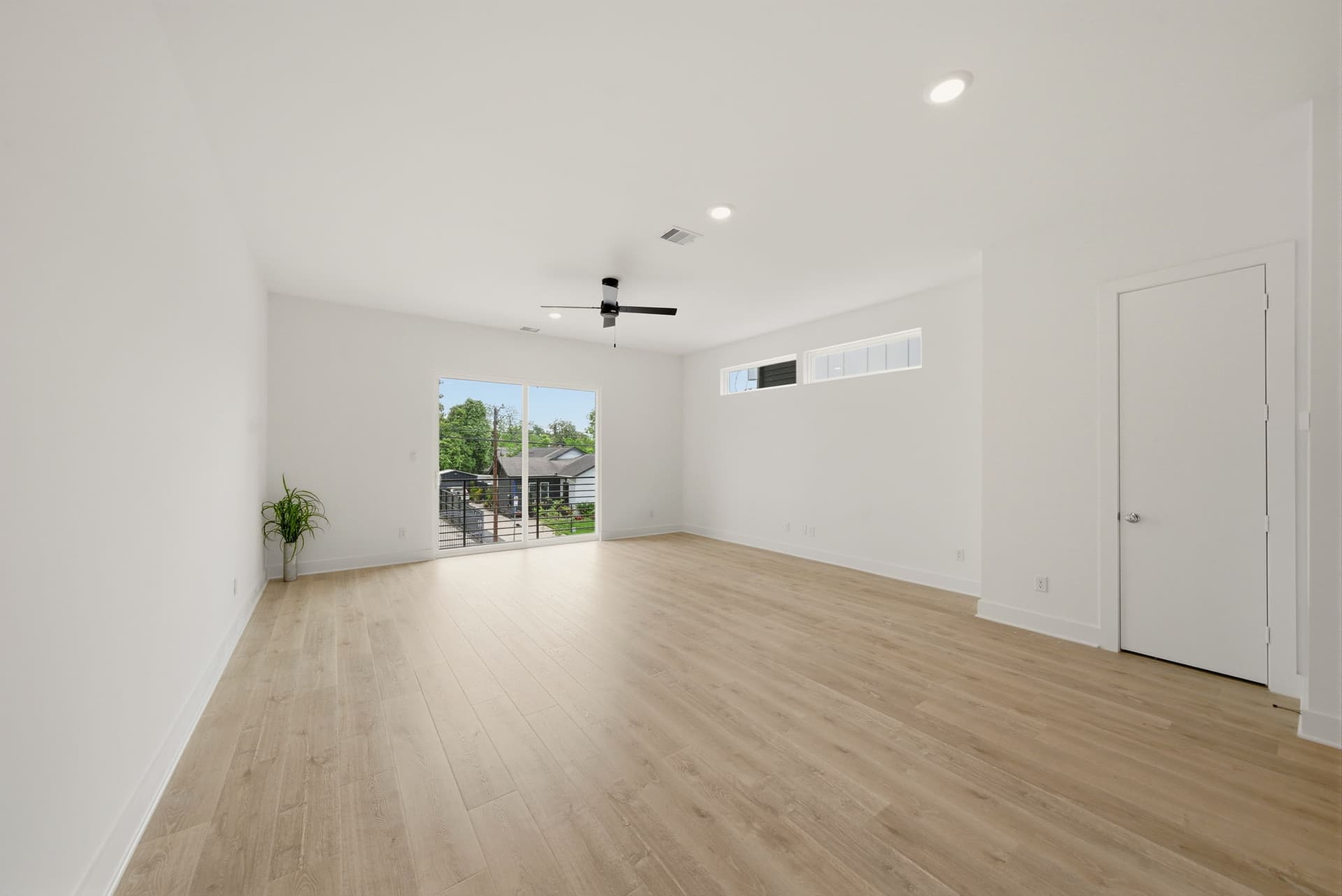19-web-or-mls-018_1512 Barbee St HDR-89.jpg