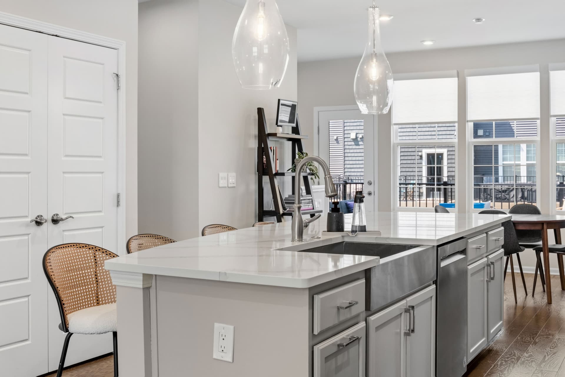 212 S Sydney 2nd Floor Kitchen 6.jpg