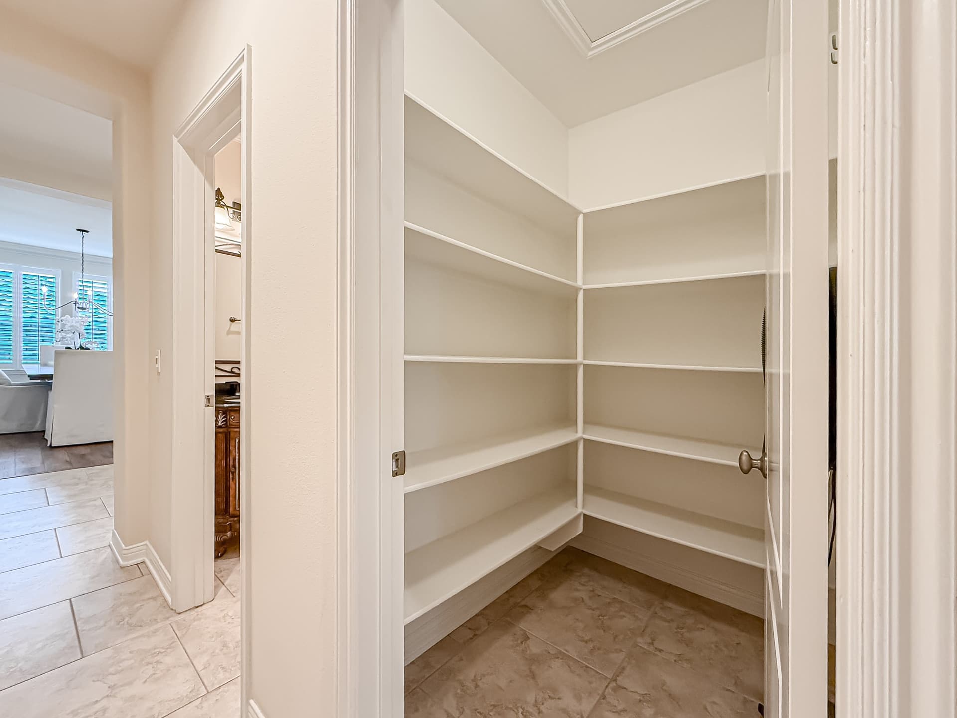 ePowder Storage and Laundry4.jpg