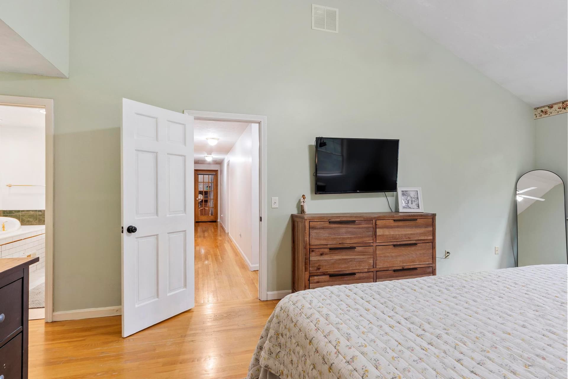 116 Island Road Lunenburg Massachusetts Job 39402 0046.jpg