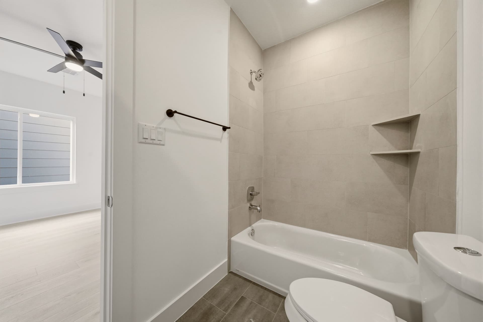 35-web-or-mls-034_1512 Barbee St HDR-122.jpg