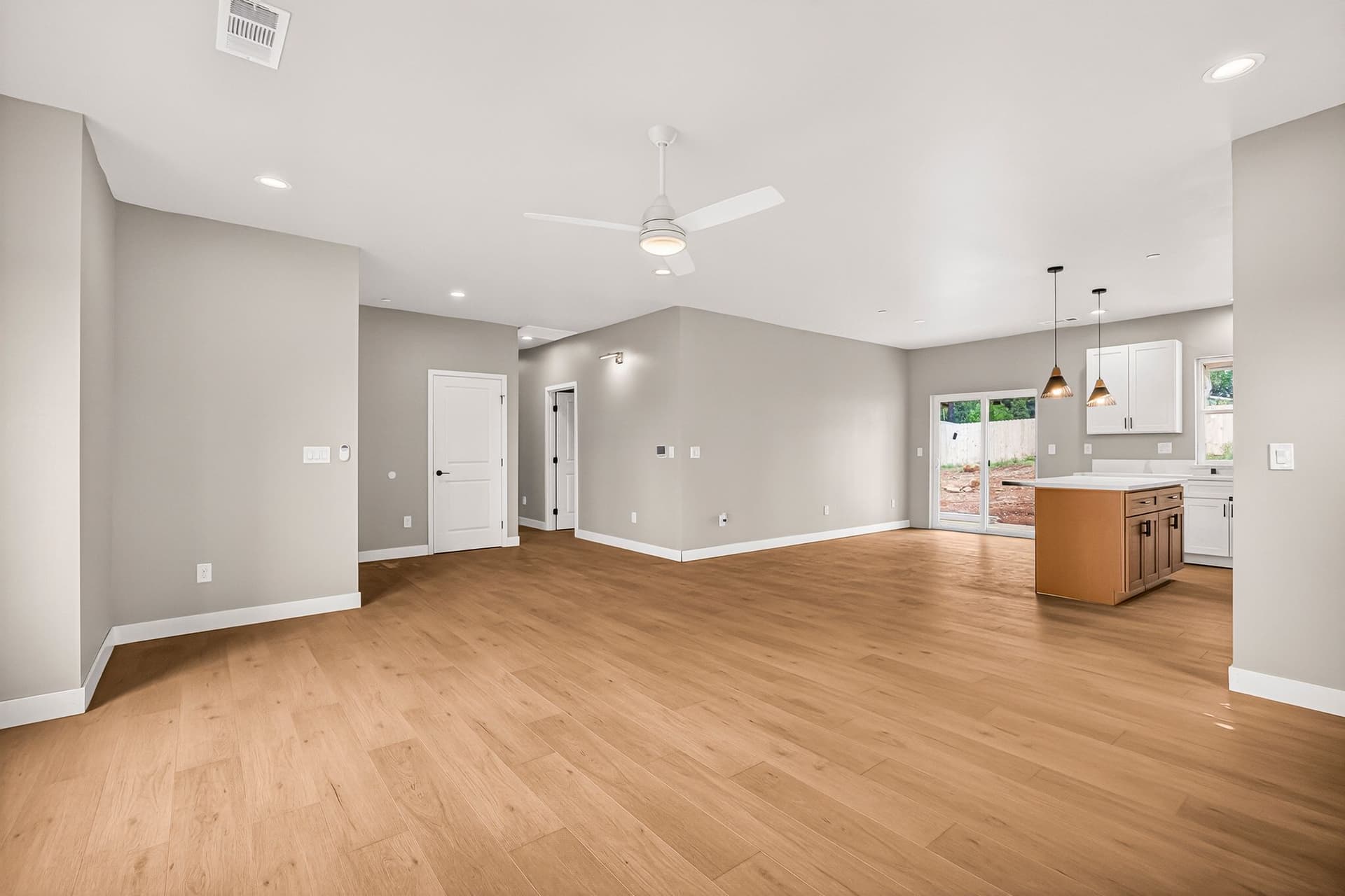 14259 Sherwood Cir - 014(Photos).jpg