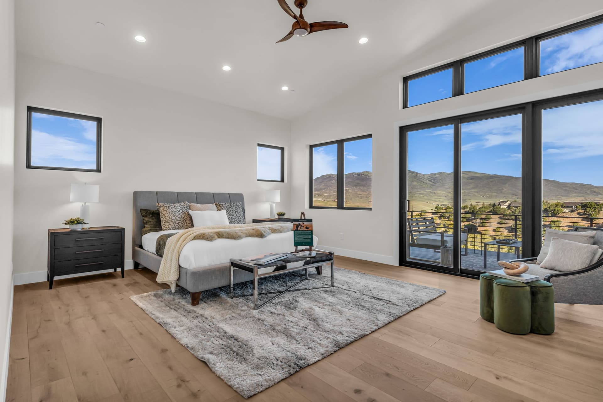5-web-or-mls-1092-trailridge-dr.jpg
