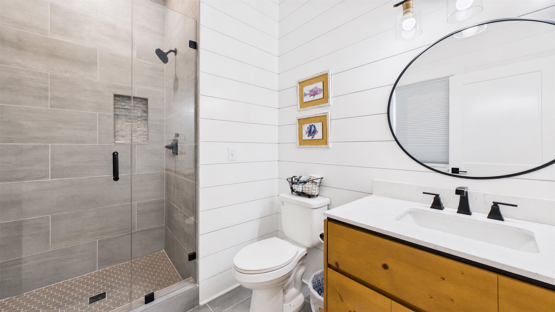 026_2nd Full Bath Lower Level.jpg