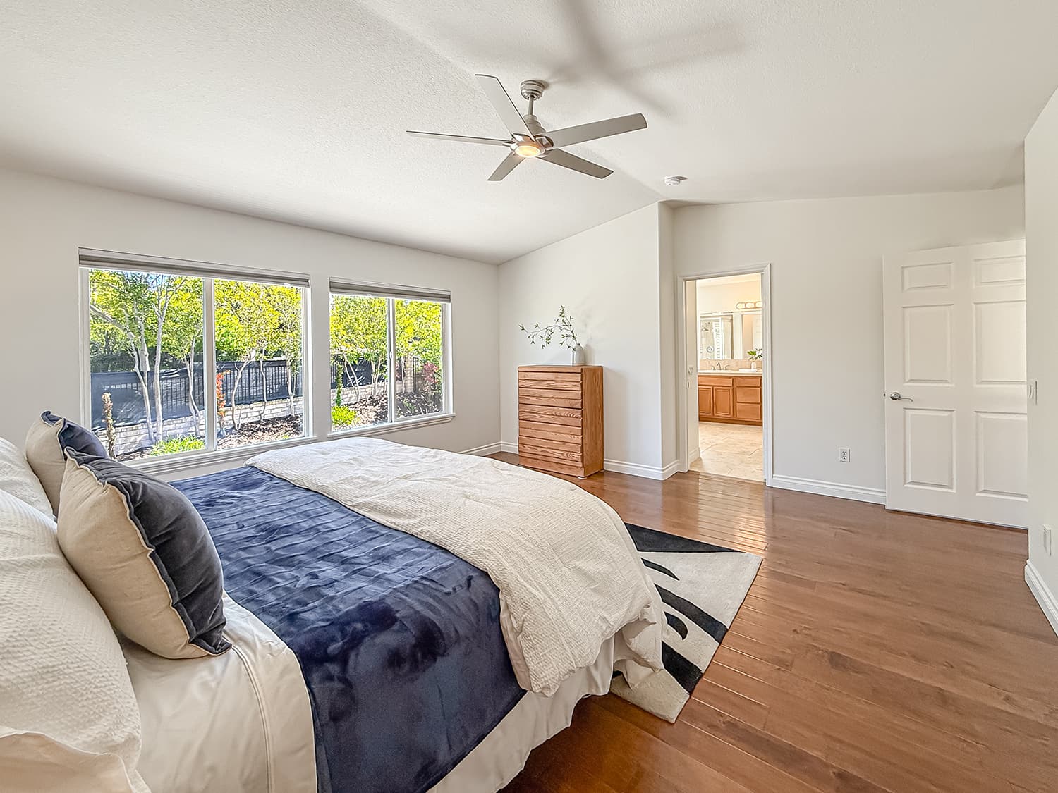 iPrimary Bedroom Suite3.jpg