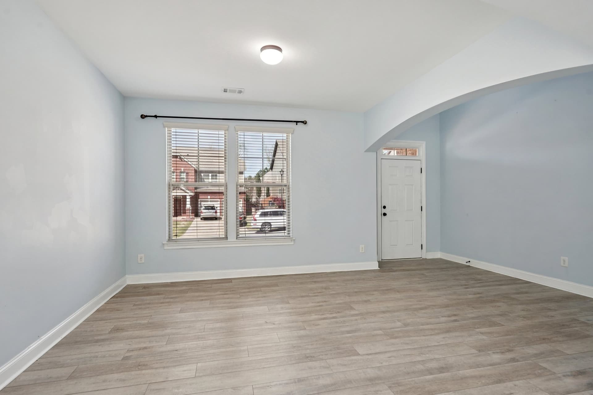 24-web-or-mls-Breckinridge Ln-S2503-024.jpg