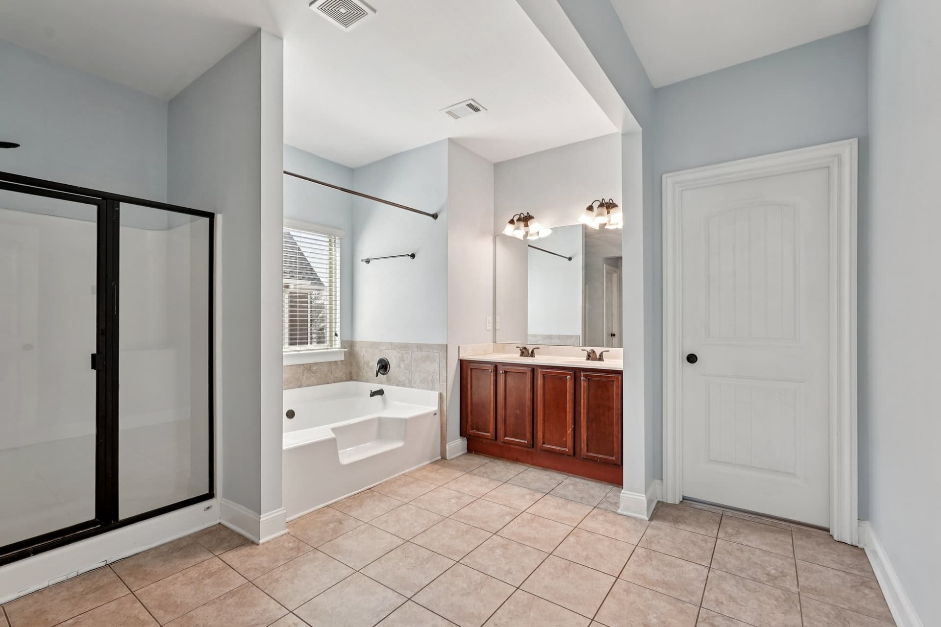 40-web-or-mls-Breckinridge Ln-S2503-040.jpg