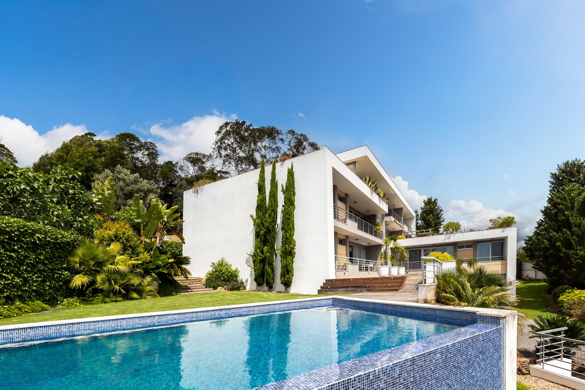 Apartamento-cascais-t2-luxo-piscina-infinita-10.jpg