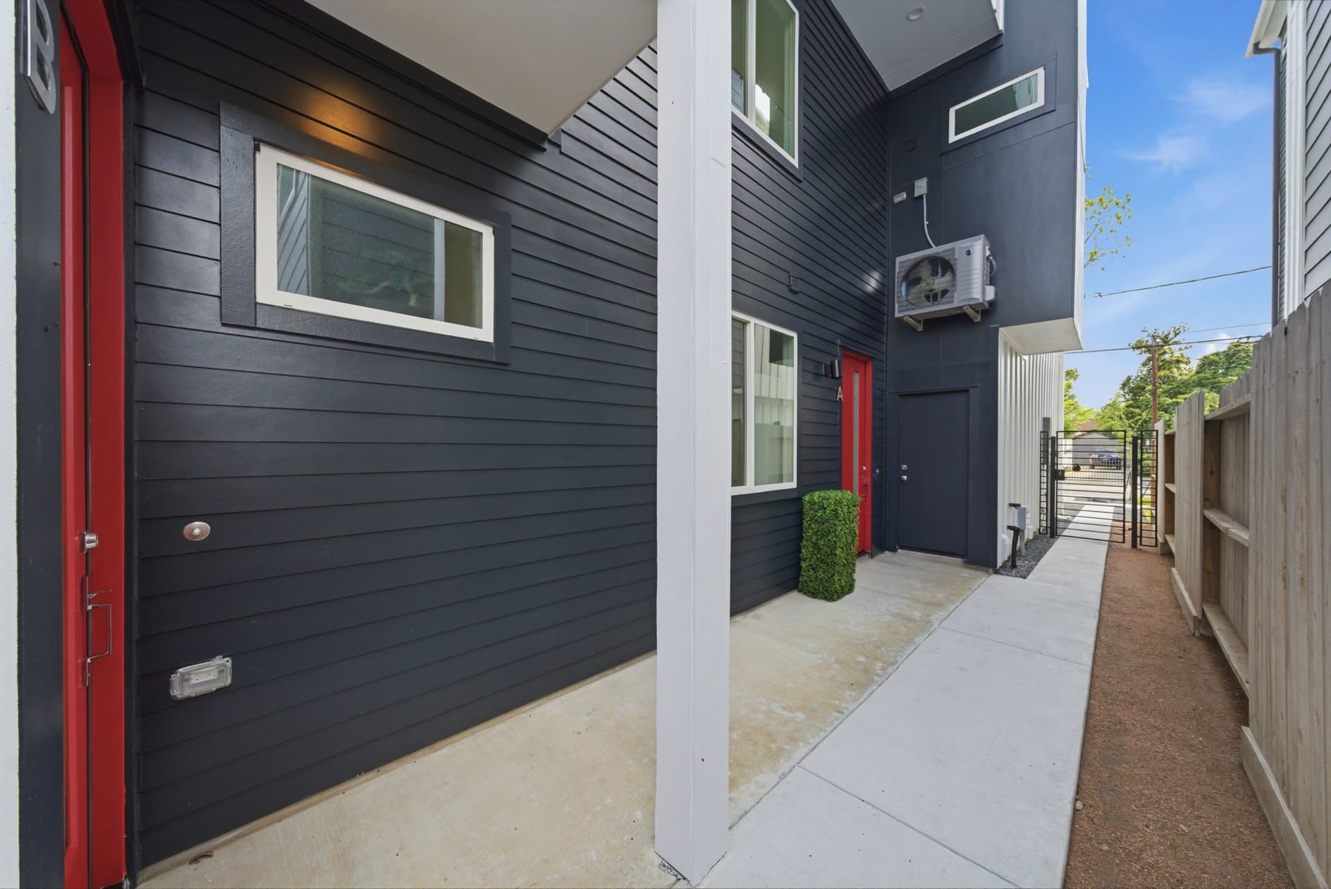 45-web-or-mls-045_1512 Barbee St HDR-263.jpg