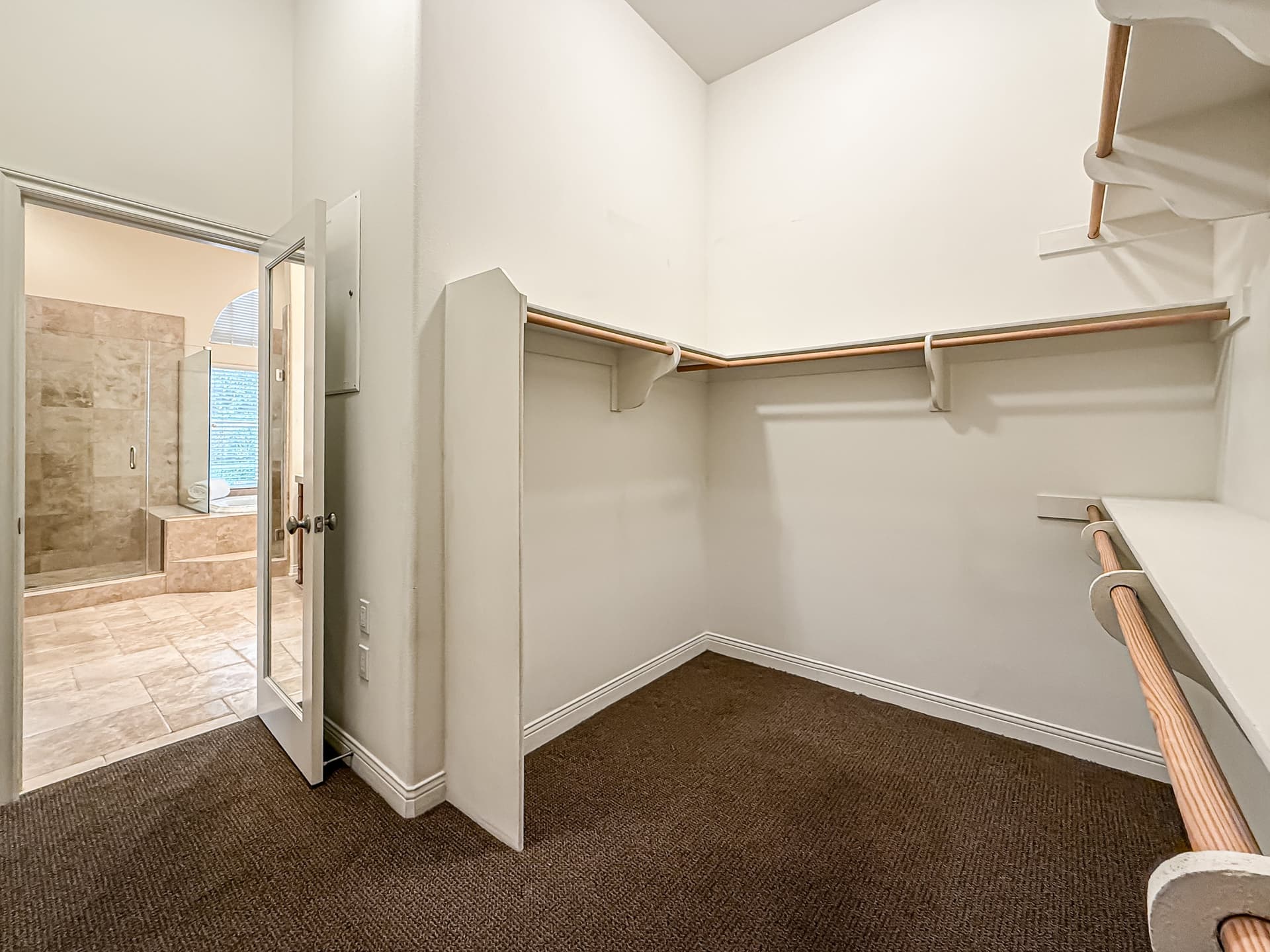 iPrimary Bedroom Suite10.jpg