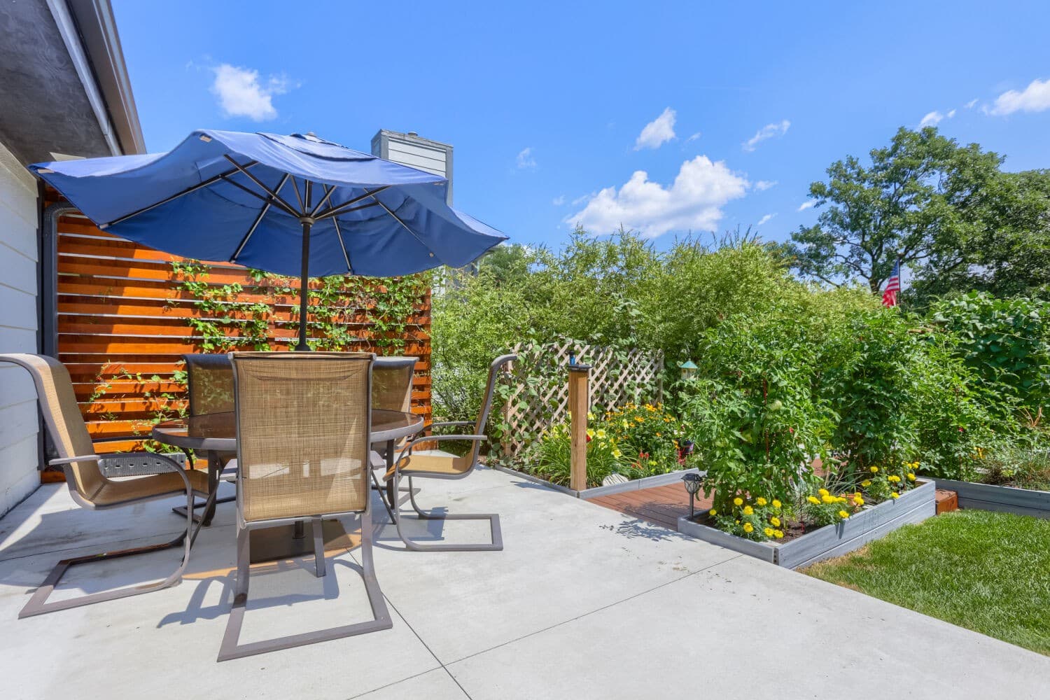 12255 Magnolia St - Web Quality - 031 - 28 Exterior Rear.jpg