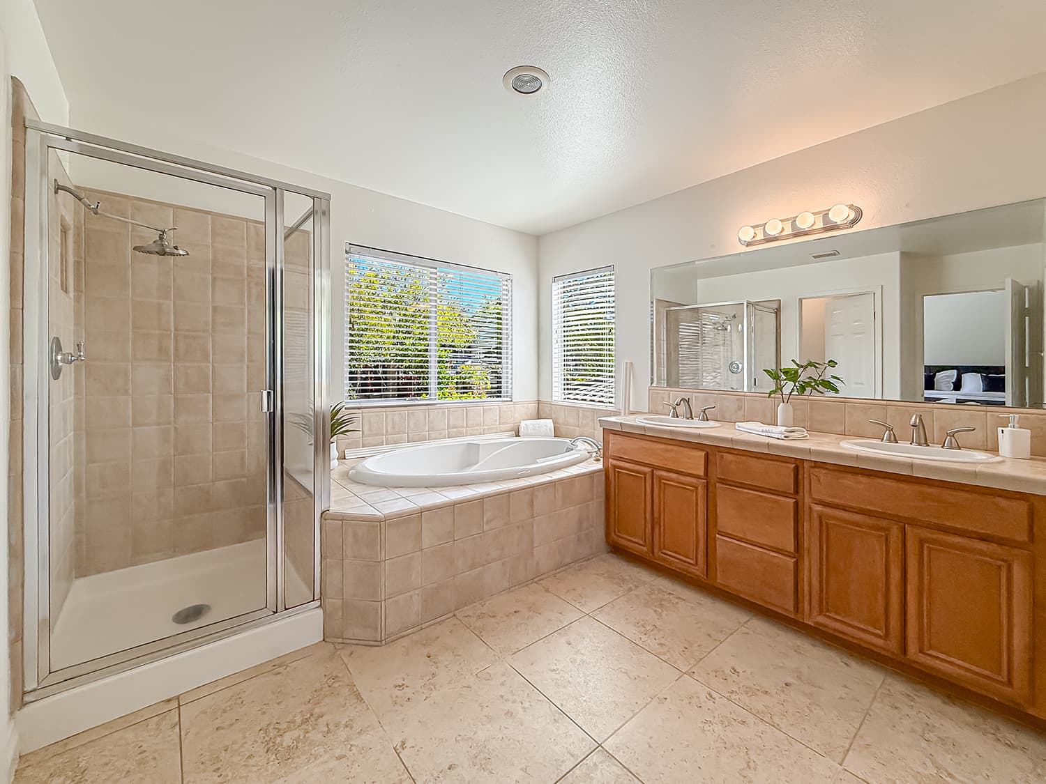 iPrimary Bedroom Suite4.jpg