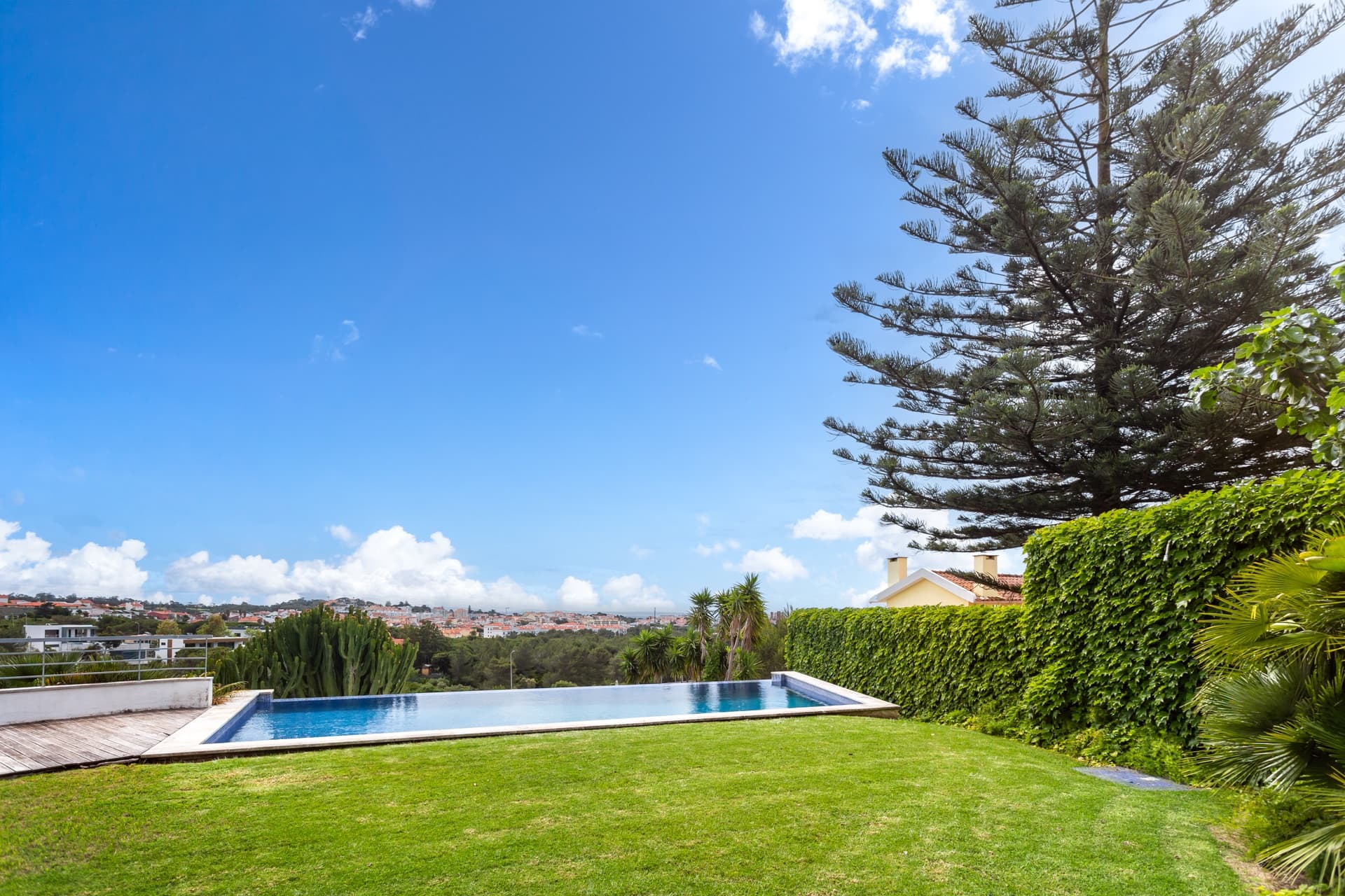 Apartamento-cascais-t2-luxo-piscina-infinita-2.jpg