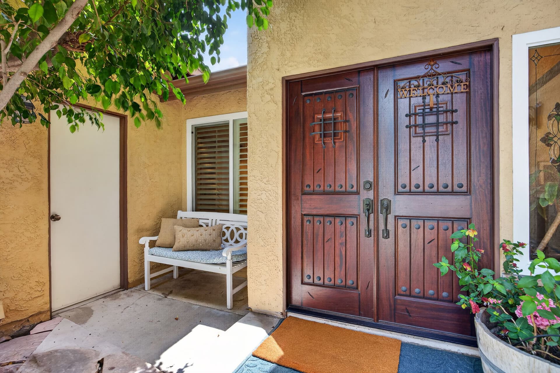 6-web-or-mls-5-print-Upmarket_Media-2247West015.jpg