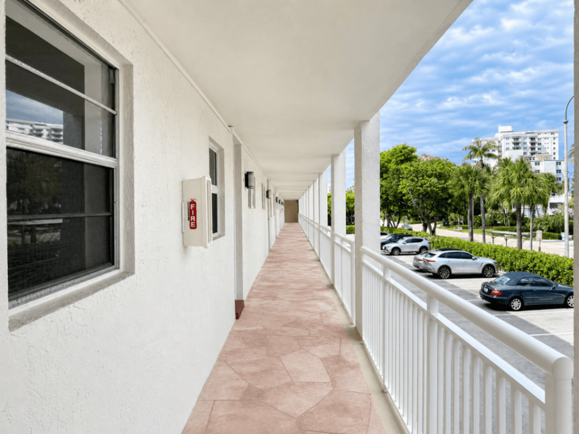 01-corridor-clean-bright.png