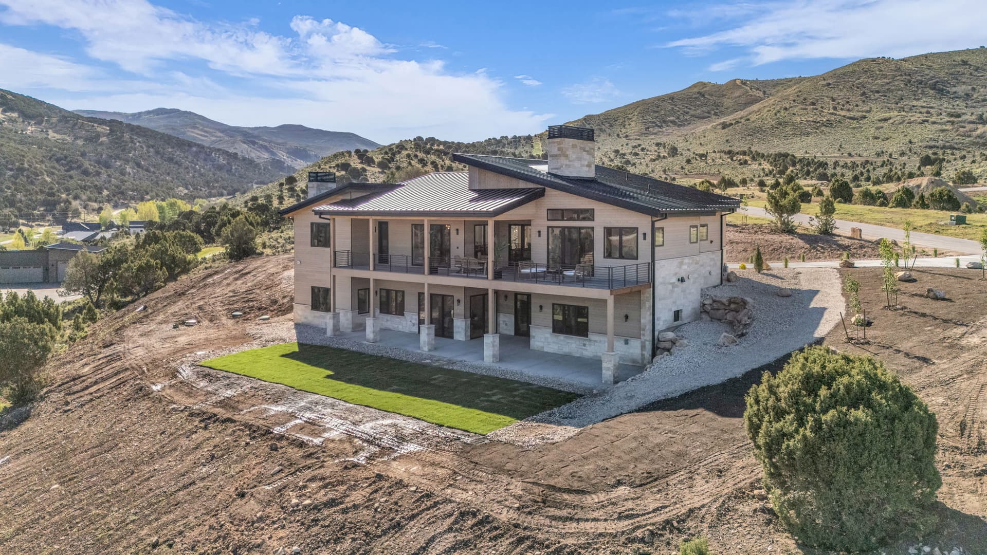 53-web-or-mls-1092-trailridge-dr.jpg