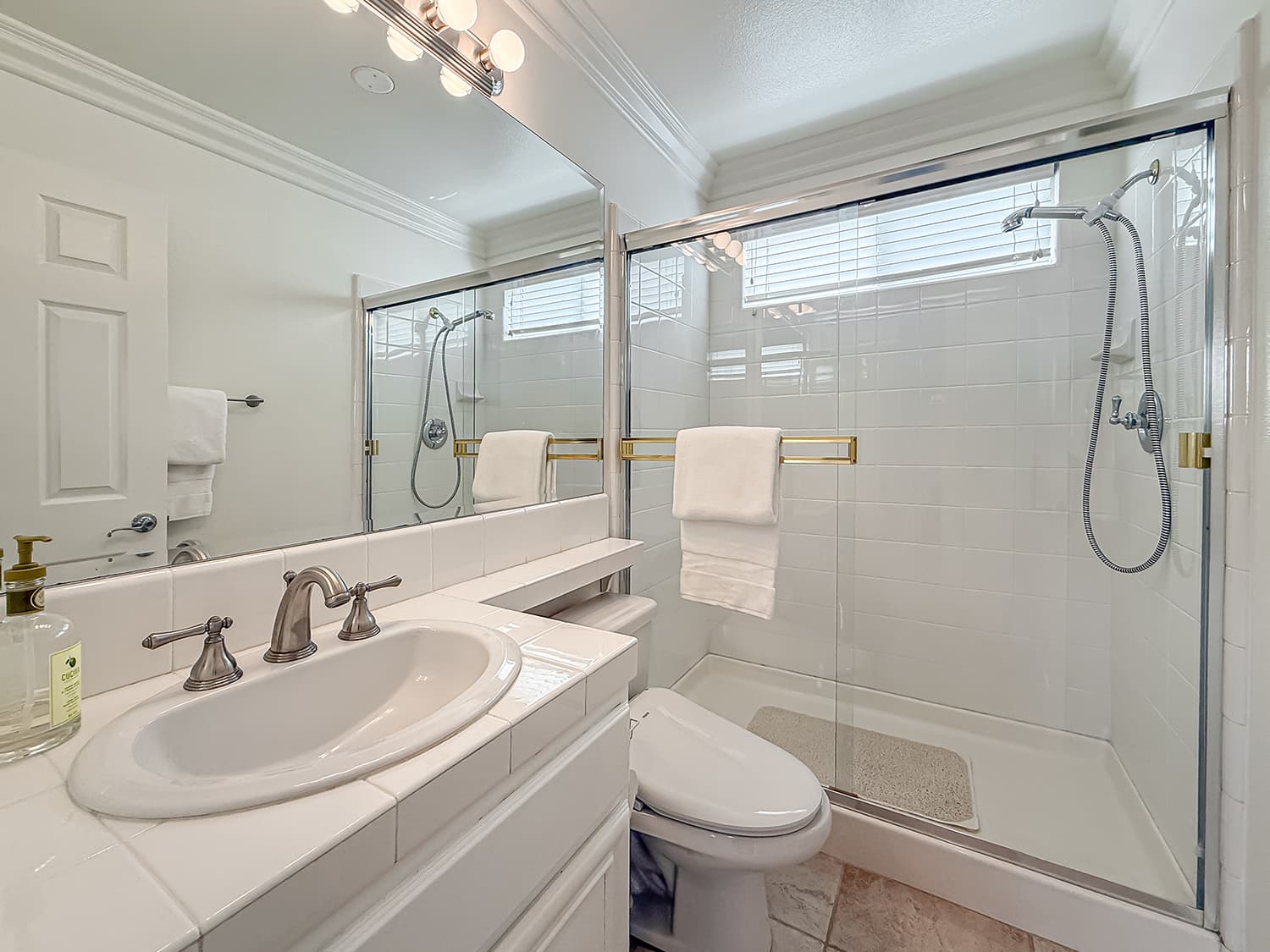 dGuest Bedroom1 Bath and Laundry4.jpg