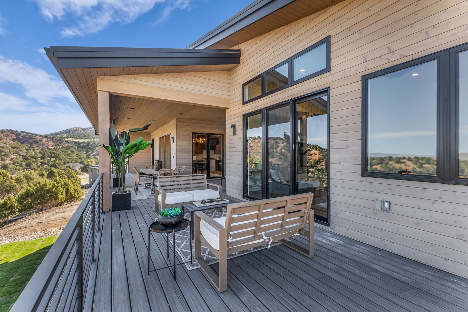 46-web-or-mls-1092-trailridge-dr.jpg