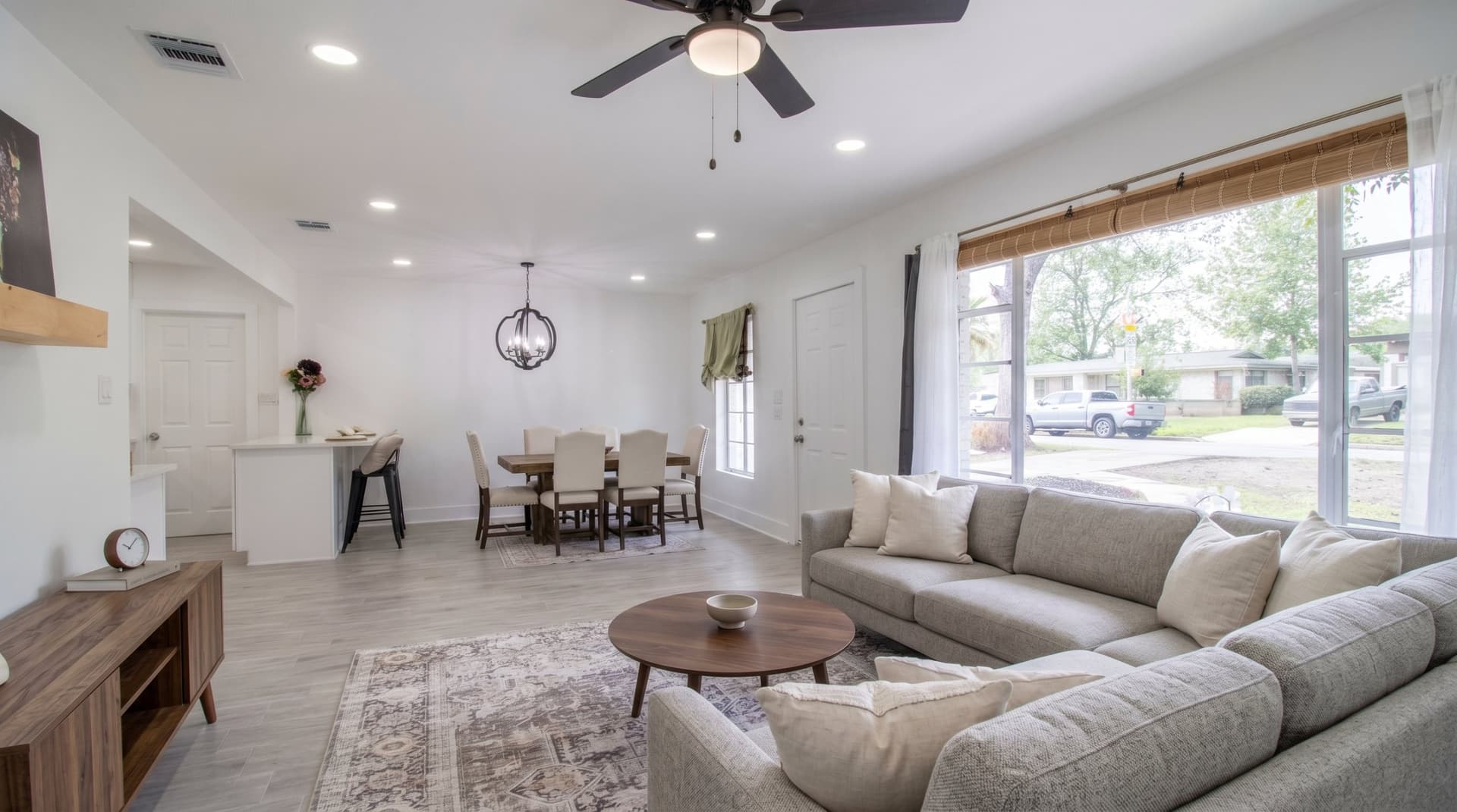 IMG_1511_(living_dining_angle_3,_front_202605060636.jpeg
