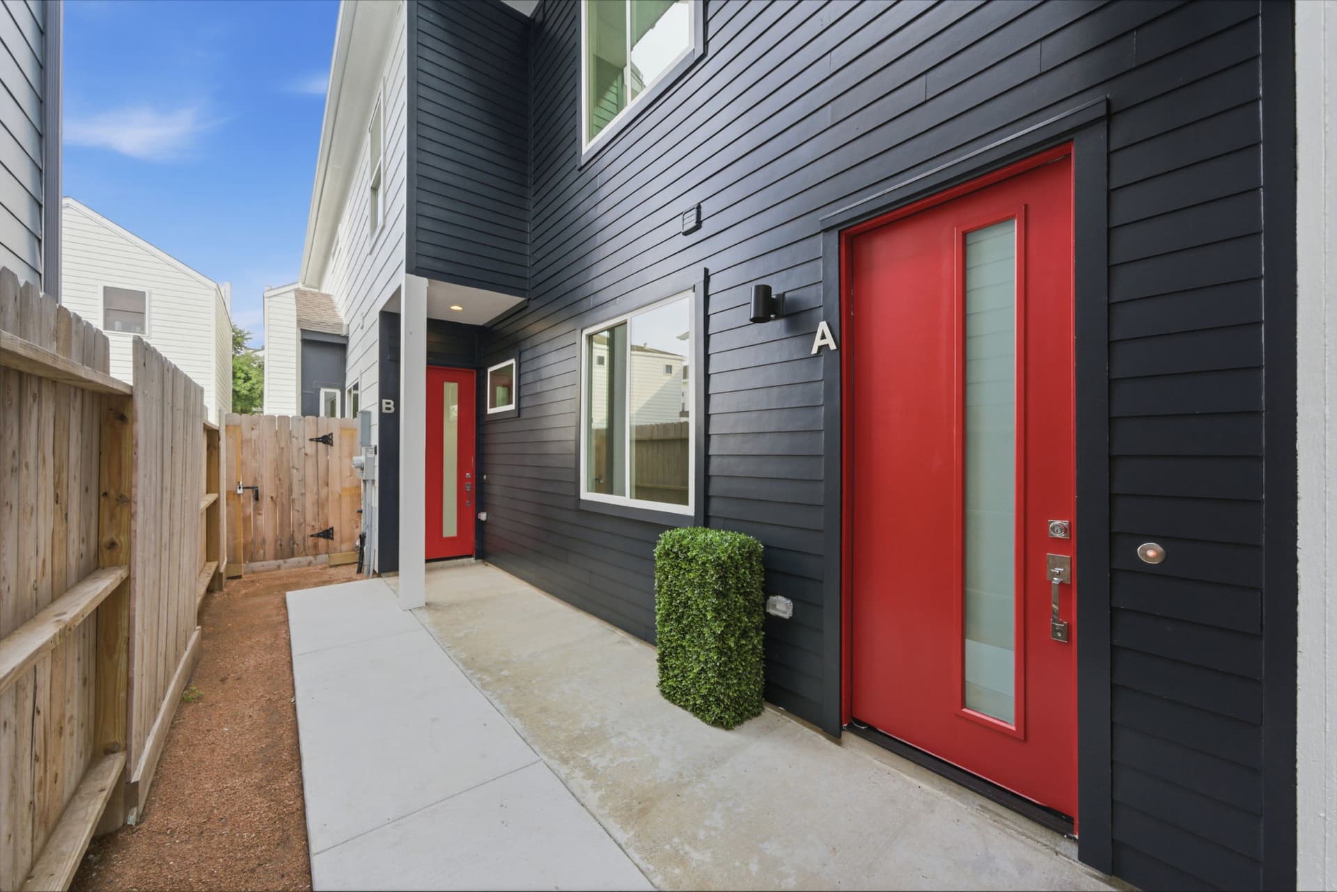 3-web-or-mls-003_1512 Barbee St HDR-257.jpg