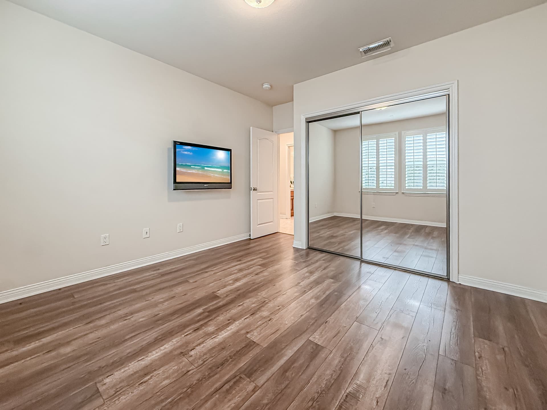 fBedroom1-2.jpg