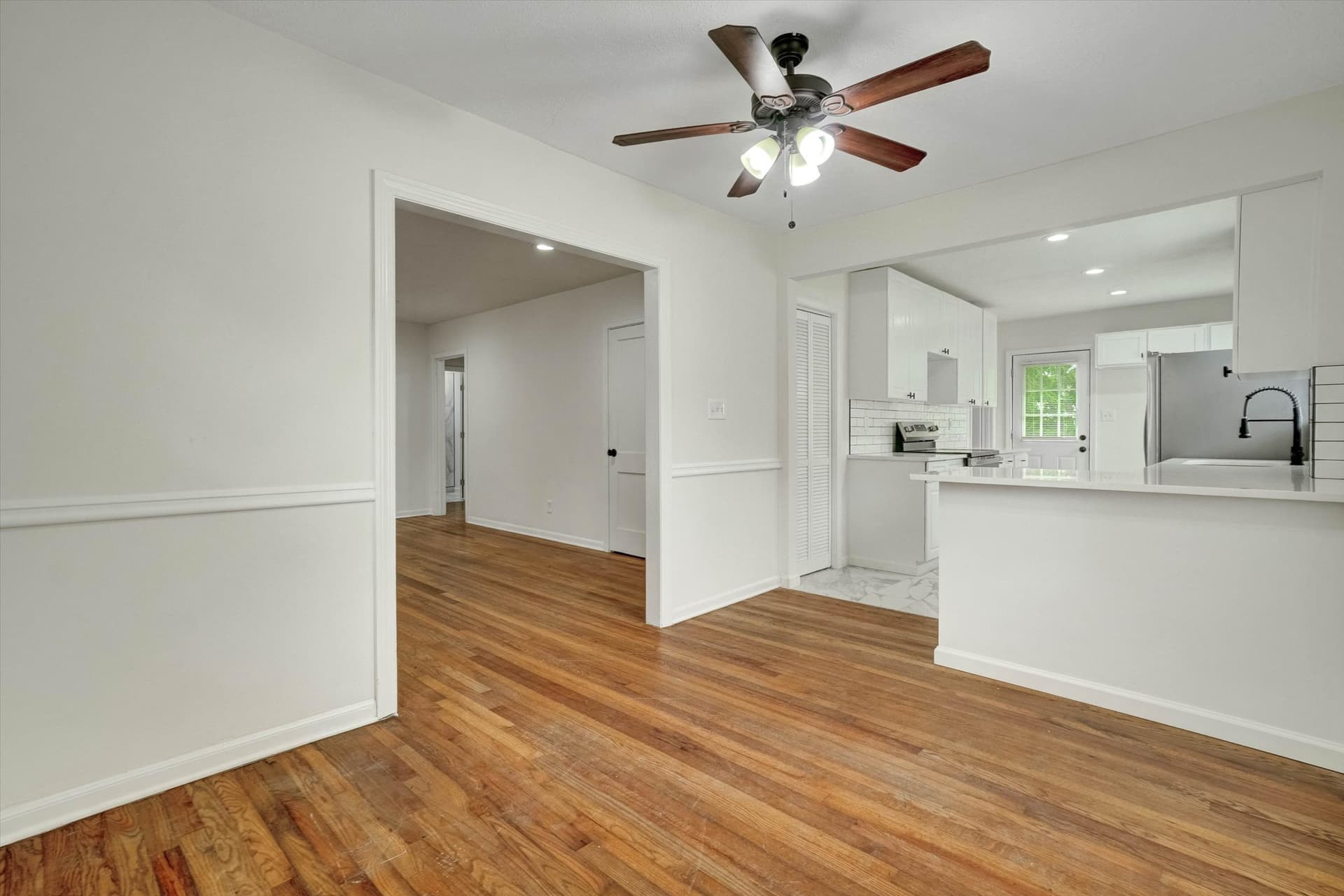 11-788 Richard Street NE-11.jpg