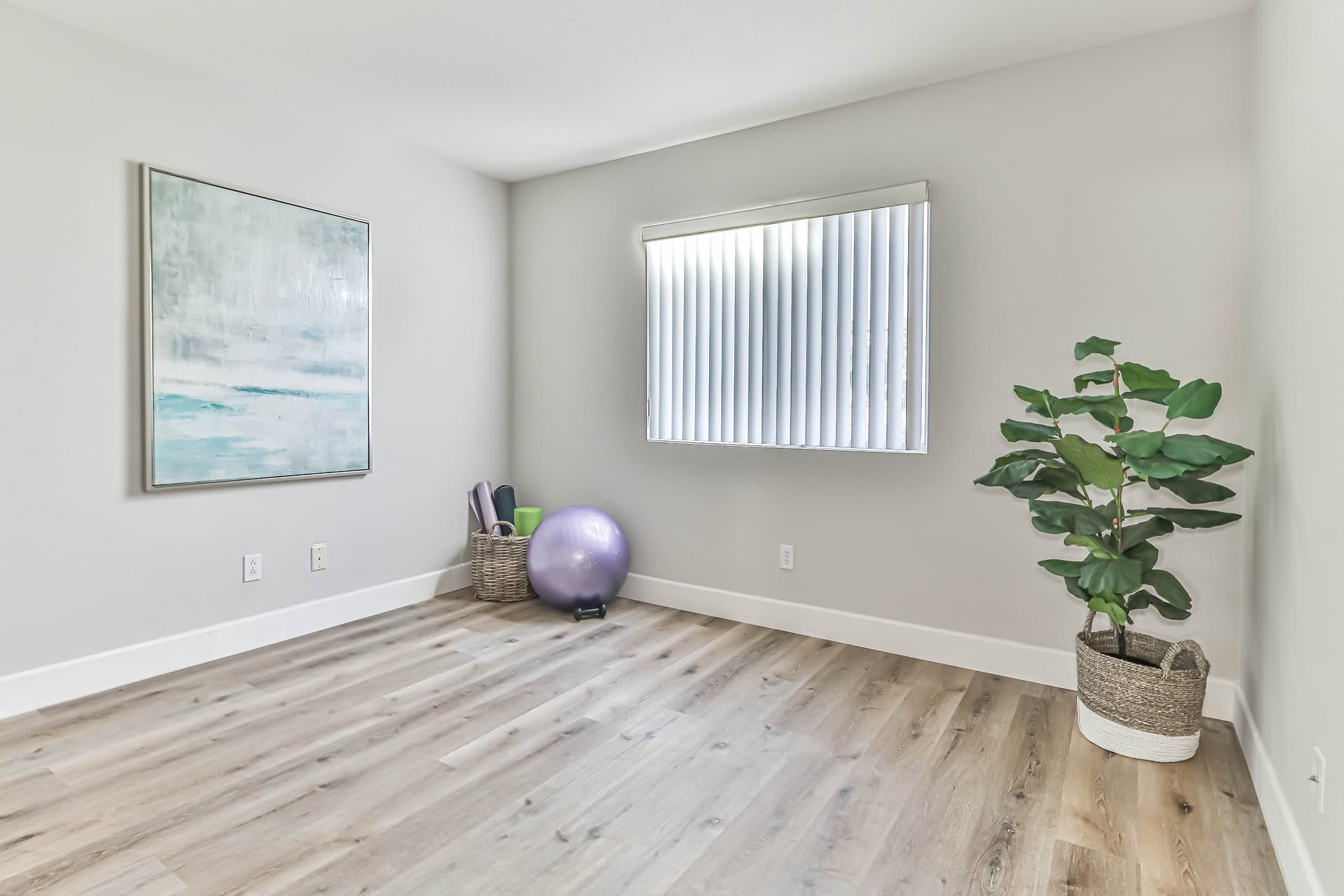 dBedroom1-1.jpg
