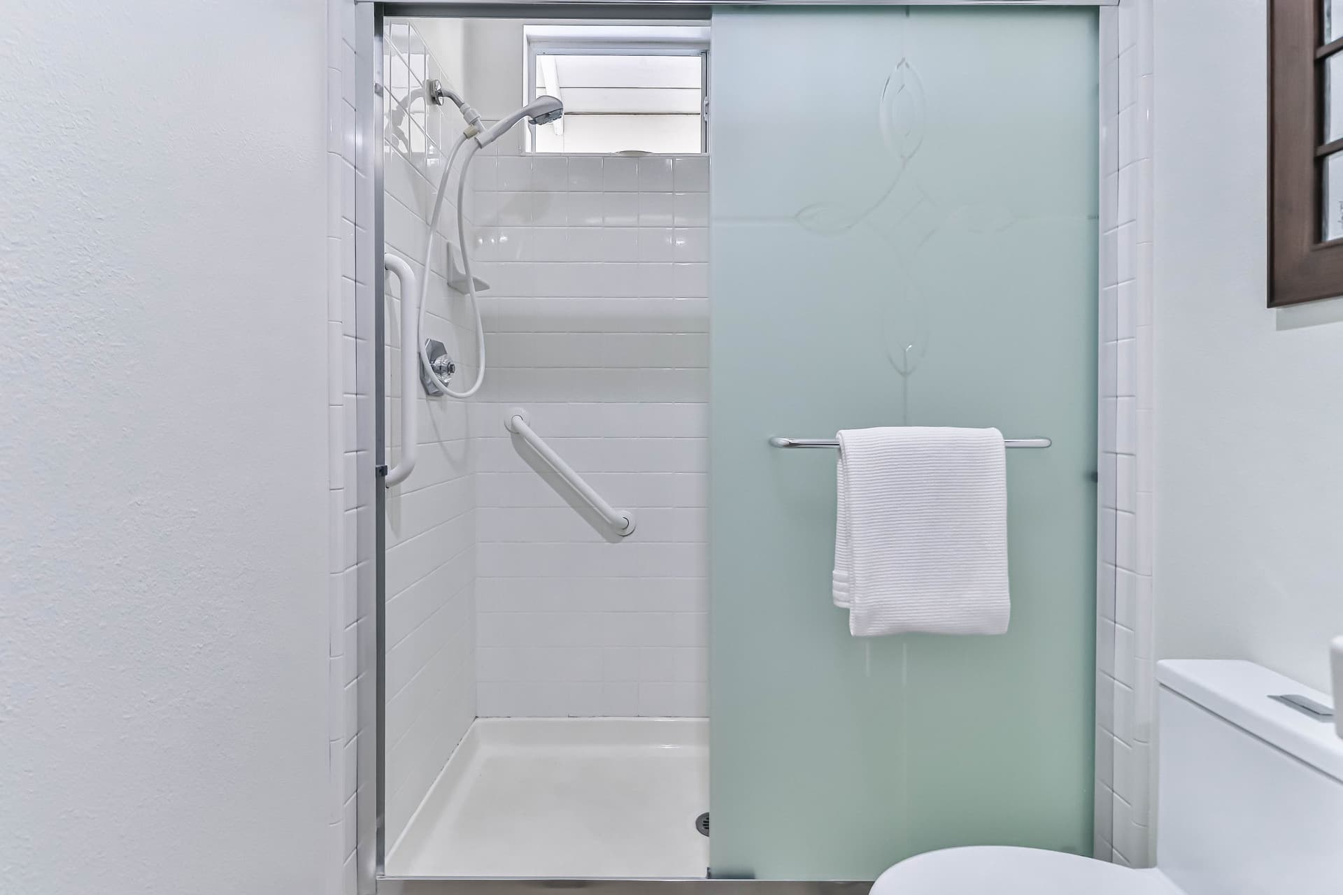 gMain Bedroom Suite7.jpg