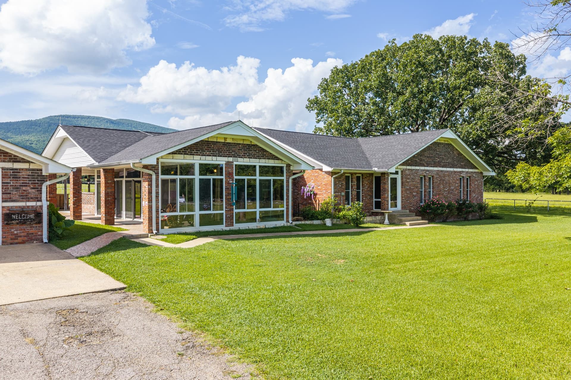 Exterior-6.jpg