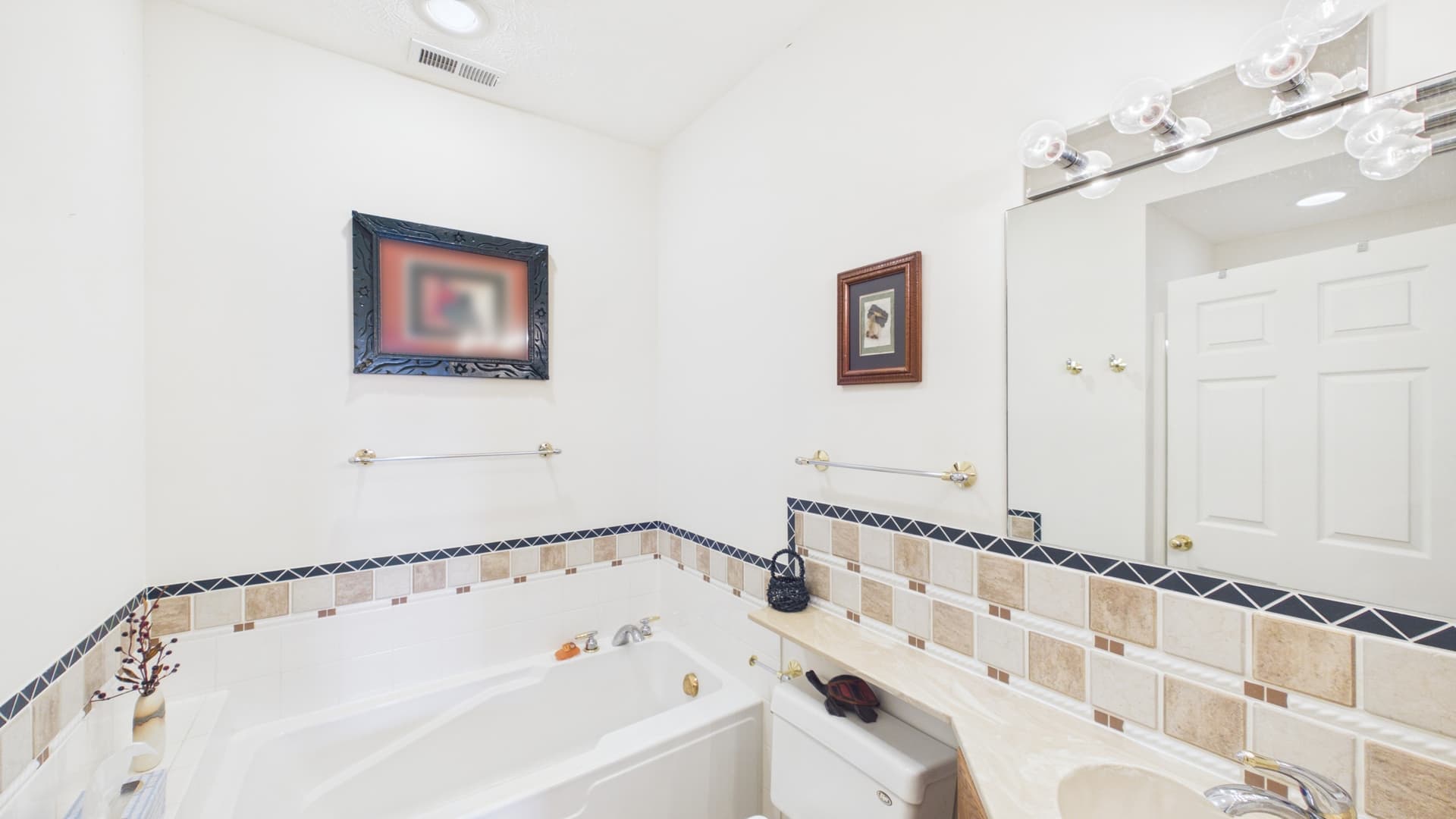 035_BATH LOWER LEVEL .jpg