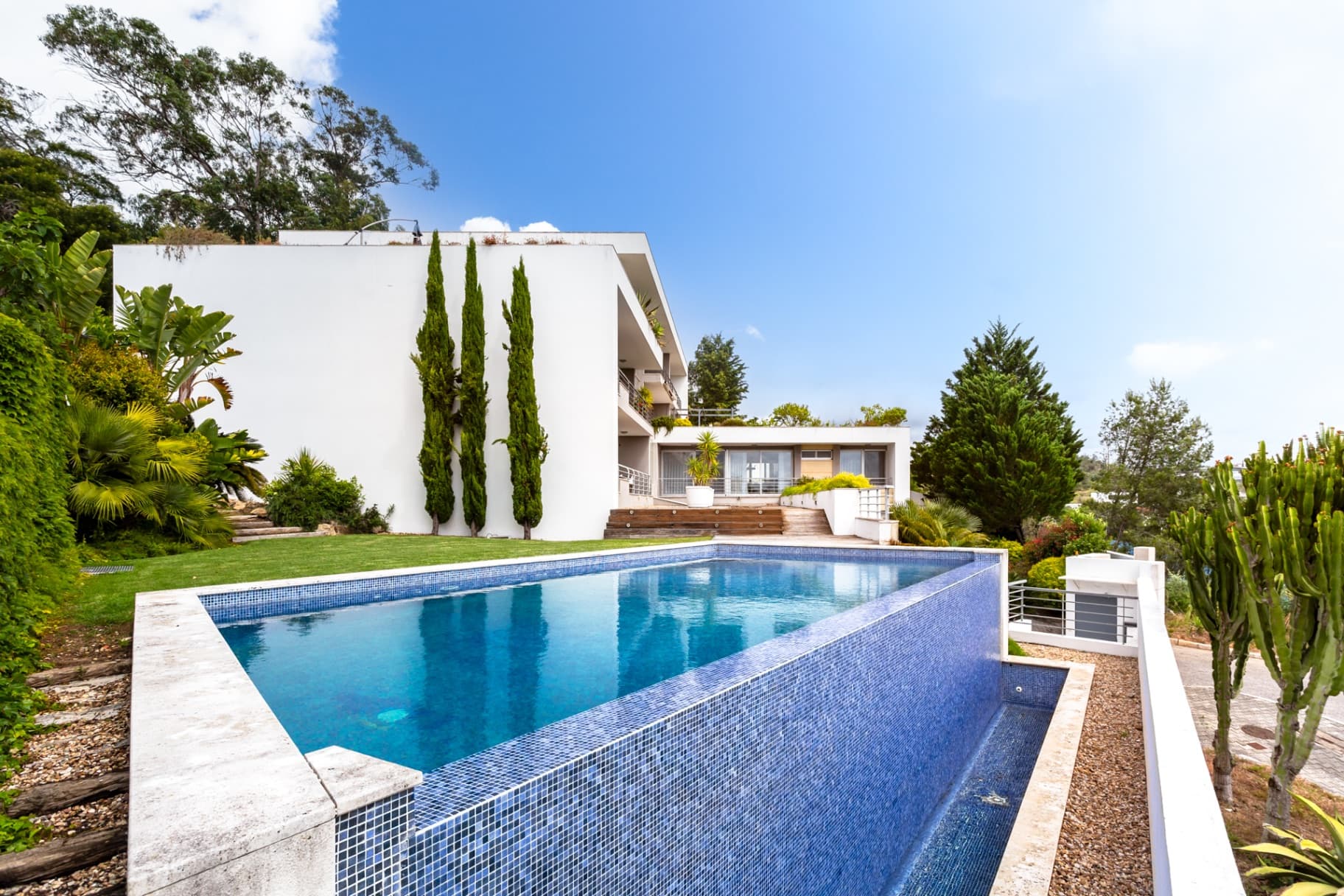 Apartamento-cascais-t2-luxo-piscina-infinita-8.jpg