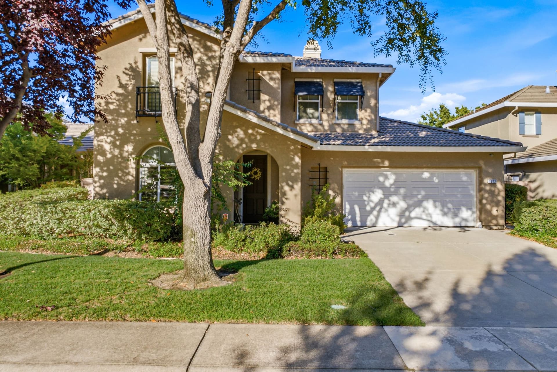 1213 Darling Way-2.jpg
