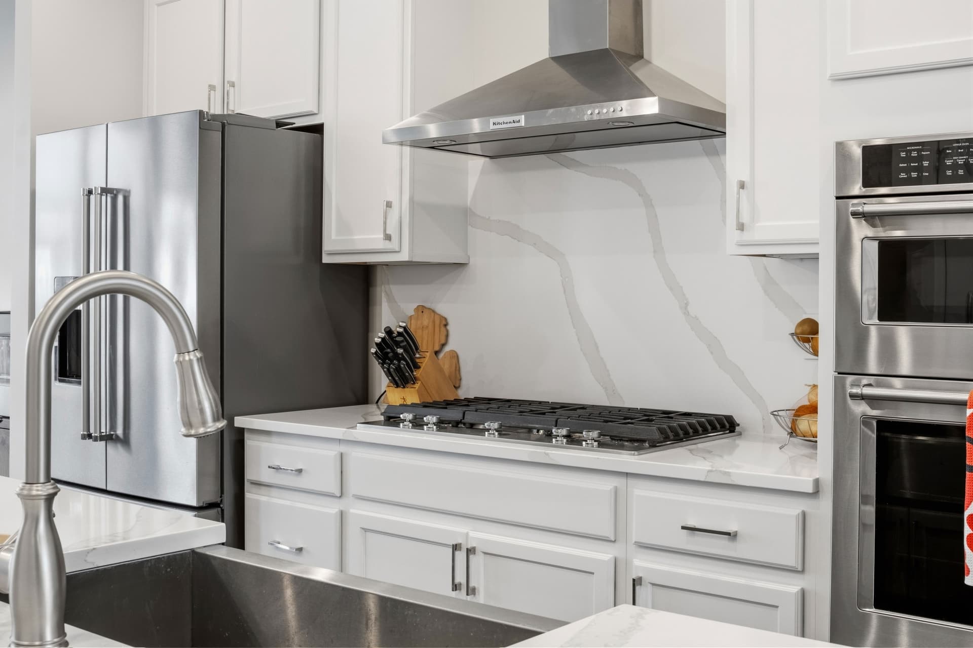 212 S Sydney 2nd Floor Kitchen 5.jpg